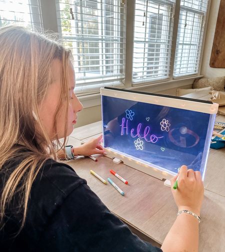 Still wondering what to get that hard-to-shop-for kid or teen for the holidays? The @Crayola Ultimate Light Board from @Target is sure to be a hit.

#Target #TargetPartner #Crayola


#LTKHoliday #LTKGiftGuide #LTKkids