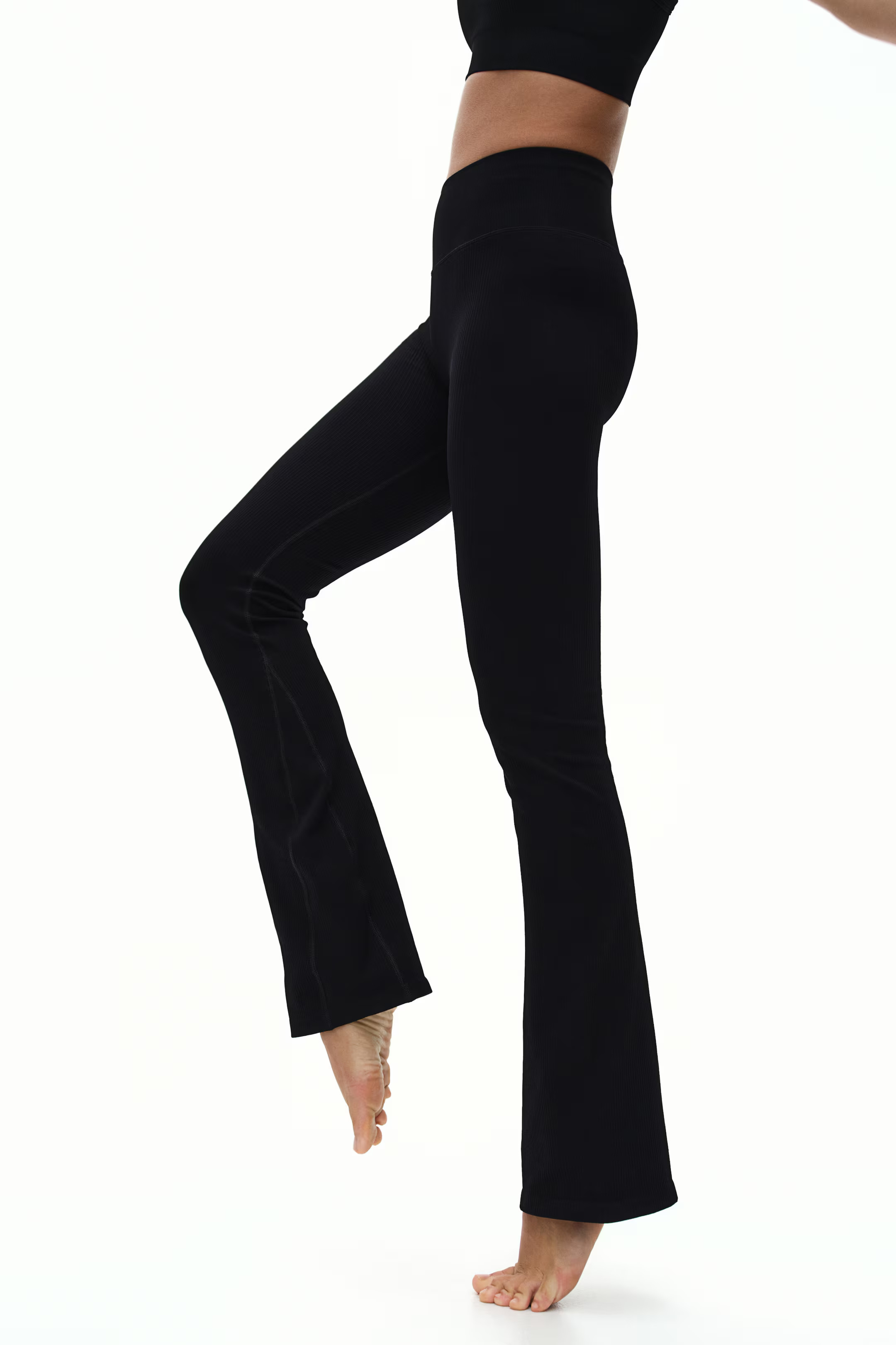 Seamless Flared Sports Leggings in DryMove™ | H&M (US + CA)