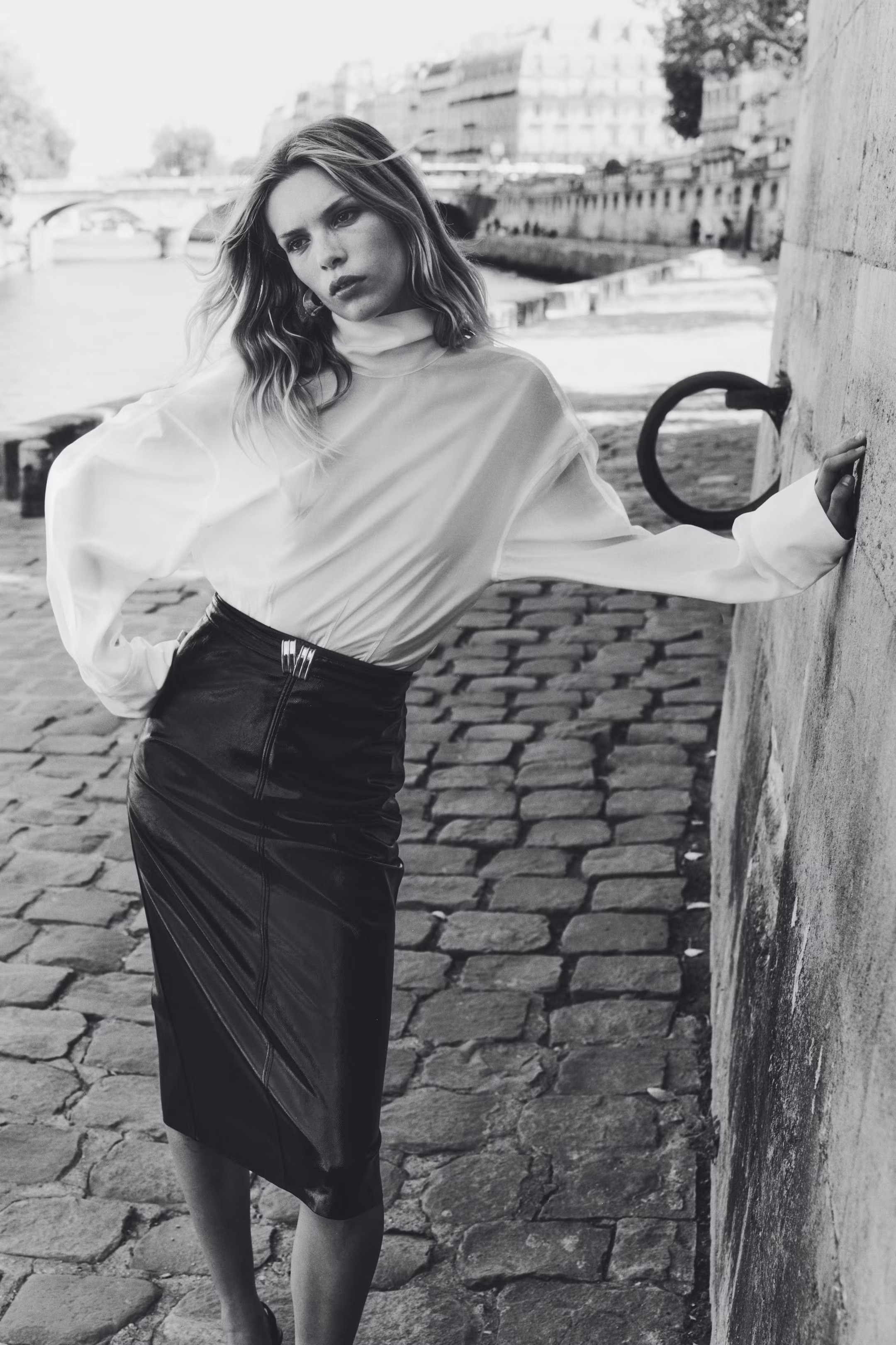 Coated pencil skirt - Black - Ladies | H&M GB | H&M (UK, MY, IN, SG, PH, TW, HK)