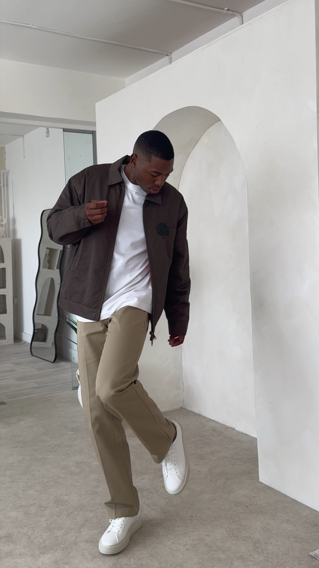 White trainers / leather trainers / menswear / men’s fashion / big & tall fashion / carhart / Abercrombie / Zalando 

#LTKshoecrush #LTKmens #LTKmidsize