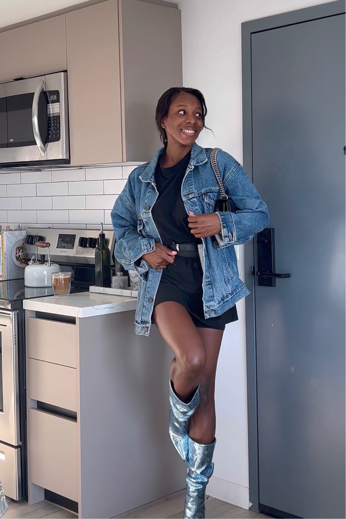 I started a new series on my Tik Tok called the Ultimate Closet clean out! Make sure you check it out for daily fashion tips and styling tricks

#LTKU #LTKfit #LTKstyletip