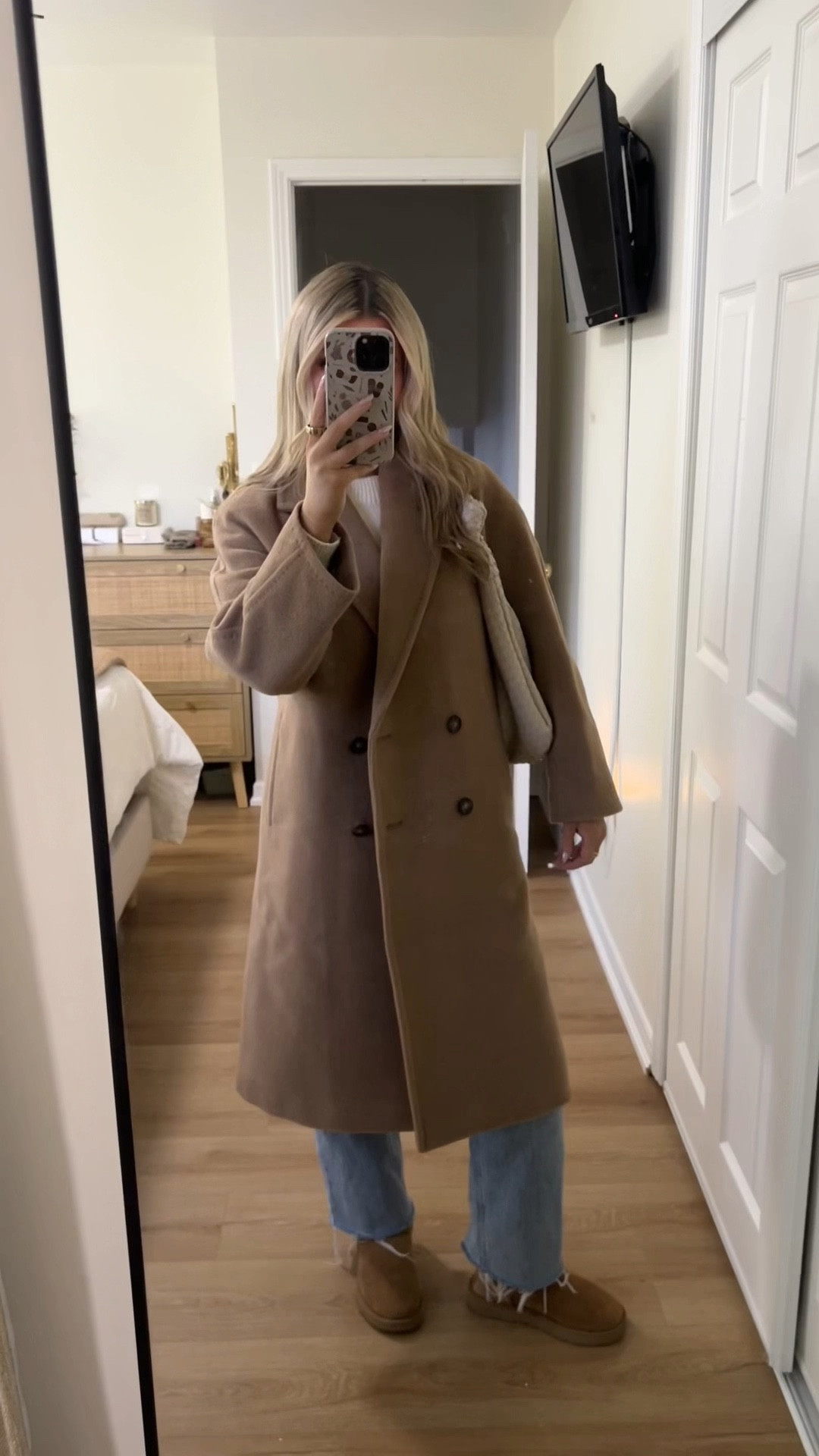 Aritzia Babaton Slouch Coat🤎 Wearing a size 2XS Short! I’m 5’2 for reference!

#LTKcanada #LTKwinter #LTKsale