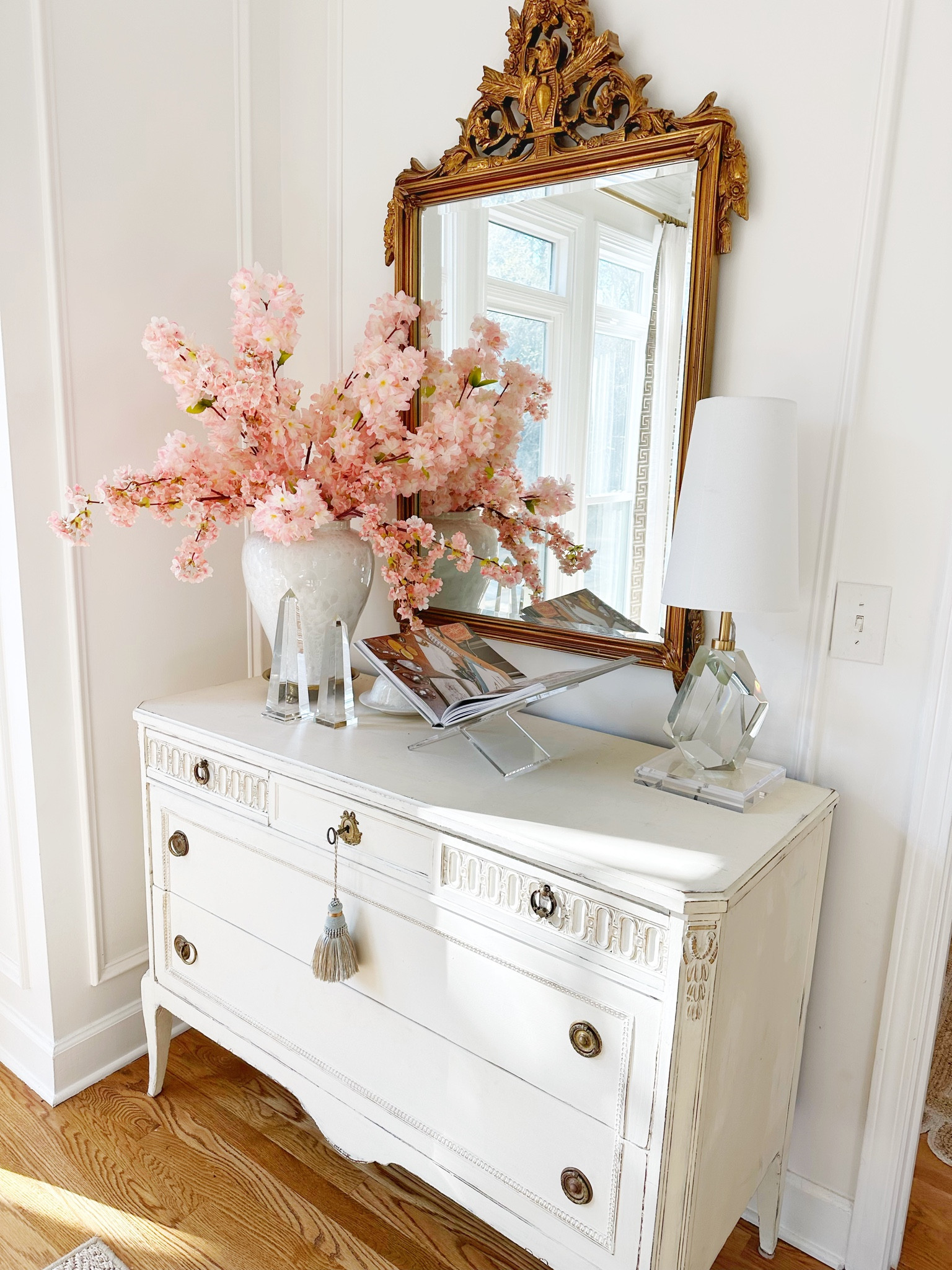 Acrylic and crystal home decor is my favorite!  







Alice lane home, Ballard designs, acrylic book easel, amazon, cherry blossoms, ginger jar, obelisk, modern designer 

#LTKunder100 #LTKFind #LTKhome