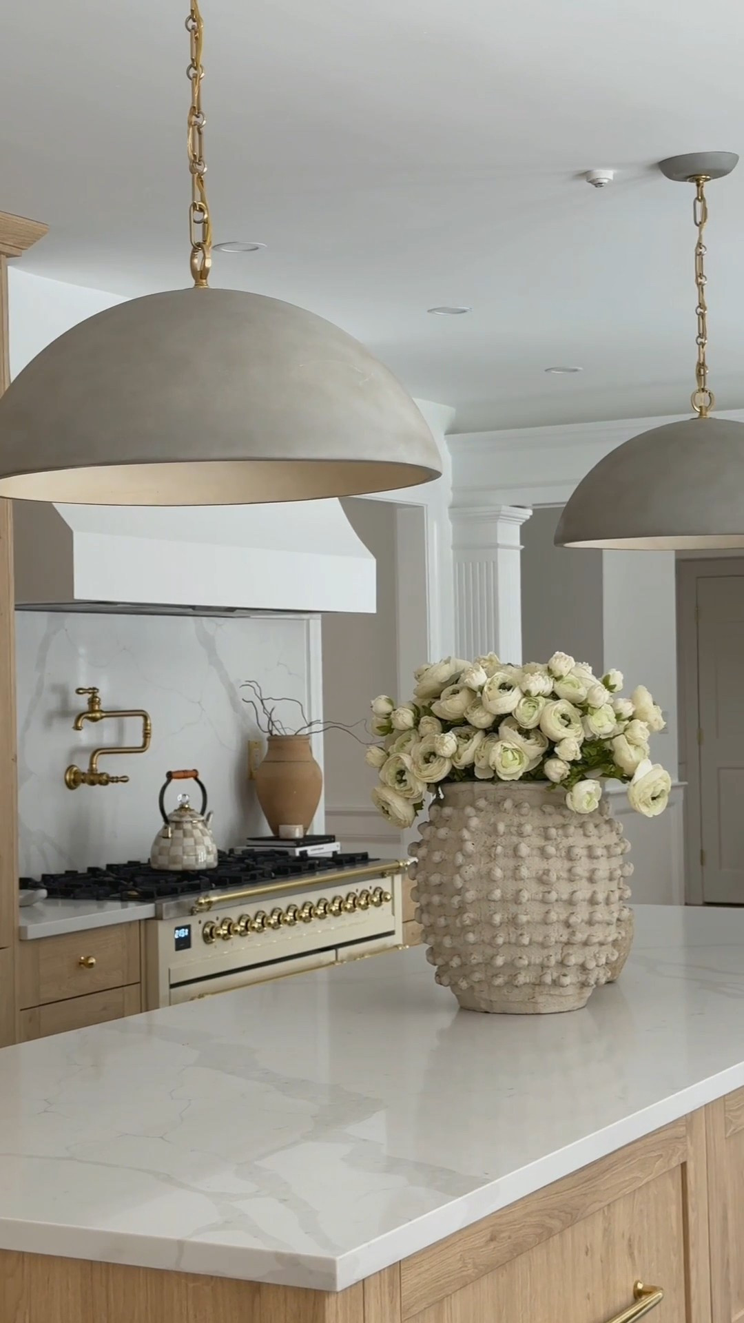 Part 2 of how I styled and organized my kitchen!

Kitchen decor, home organization, kitchen organization, home styling, dream kitchen, kitchen remodel 

#LTKHome