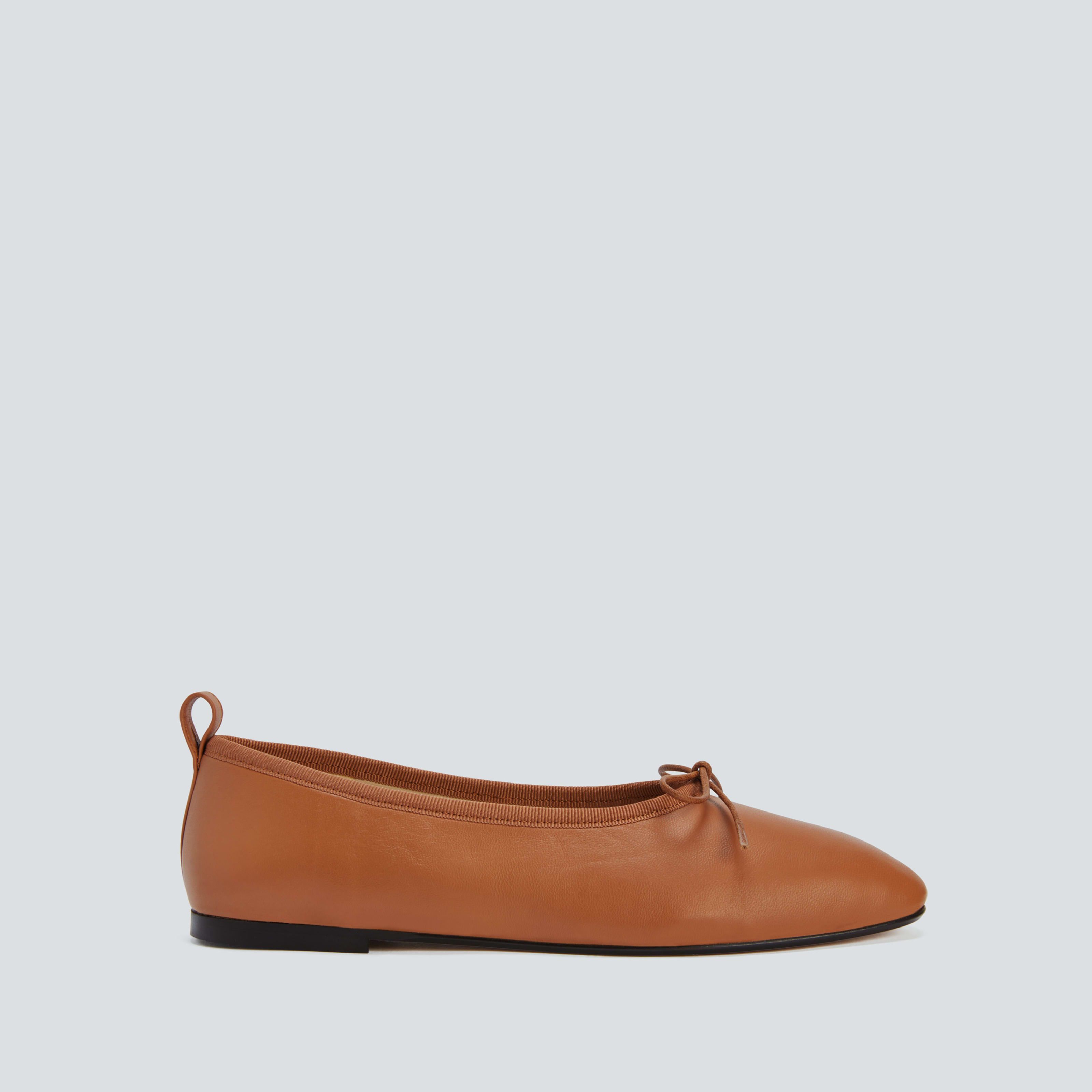 Italian Leather Day Ballet Flat by Everlane in Sugar Almond, Size 6 | Everlane