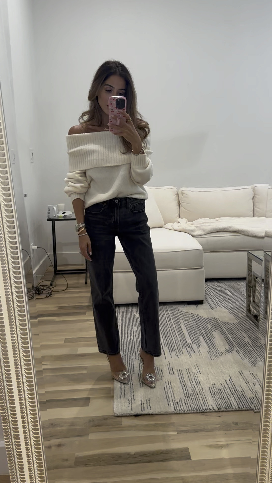 Off shoulder sweater size xxs ankle jeans size 23xs 

#LTKSaleAlert #LTKFindsUnder100 #LTKFindsUnder50