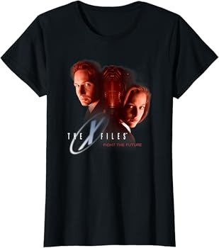 The X-Files Mulder and Scully Fight the Future 90s T-Shirt | Amazon (US)