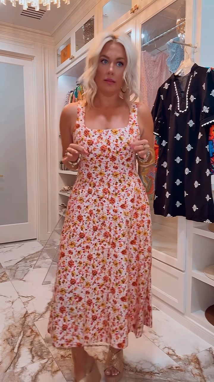 Floral maxi dress from Walmart / small

#LTKootd