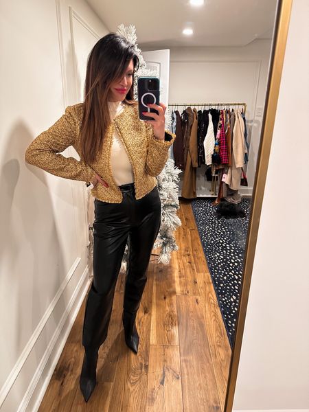 wearing XS in jacket and 28S in pants

Gold jacket, holiday outfit, holiday party, faux leather pants, black booties, black boots

#LTKCyberWeek #LTKparties #LTKHoliday