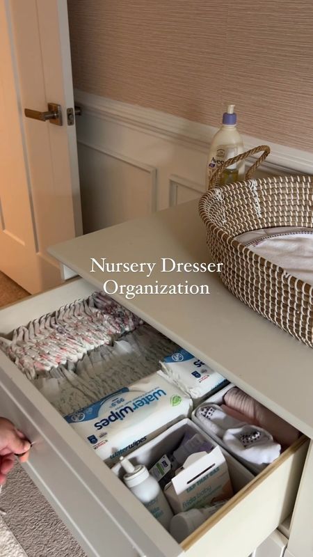 Nursery dresser organization! 🌼


Nursery decor
Baby nursery 
Organization
Nursery inspo 

#LTKVideo #LTKhome #LTKbaby