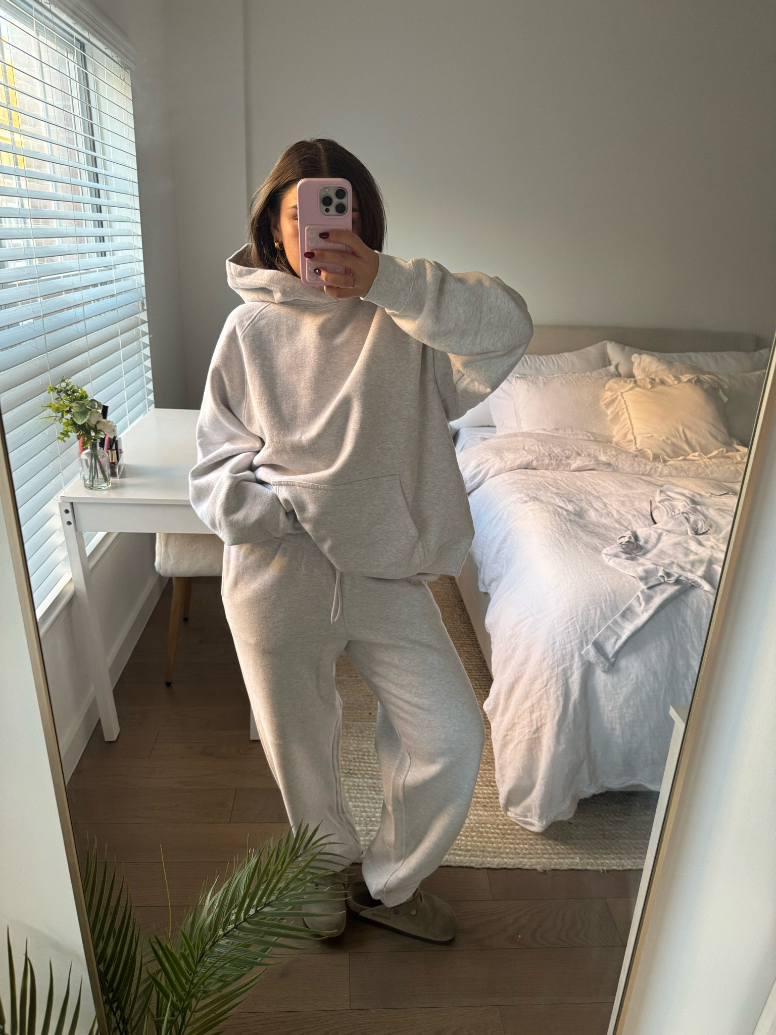 comfy aritzia sweat set 🧸

#LTKSeasonal #LTKGiftGuide #LTKStyleTip
