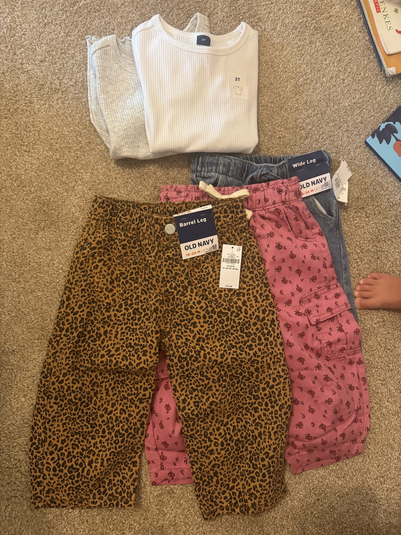 Old navy is 40% off right now and the toddler pants are darling for fall!

#LTKSaleAlert #LTKKids #LTKBaby