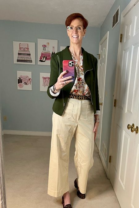 Fall layers in fall colors with pretty florals from Gibsonlook. Stretch knit Moto jacket is the perfect layering piece. Paired with cream cords from Anthropologie.

Fall outfit, fall layers, fall floral, moto jacket, wide leg pants 

#LTKworkwear #LTKstyletip #LTKSale