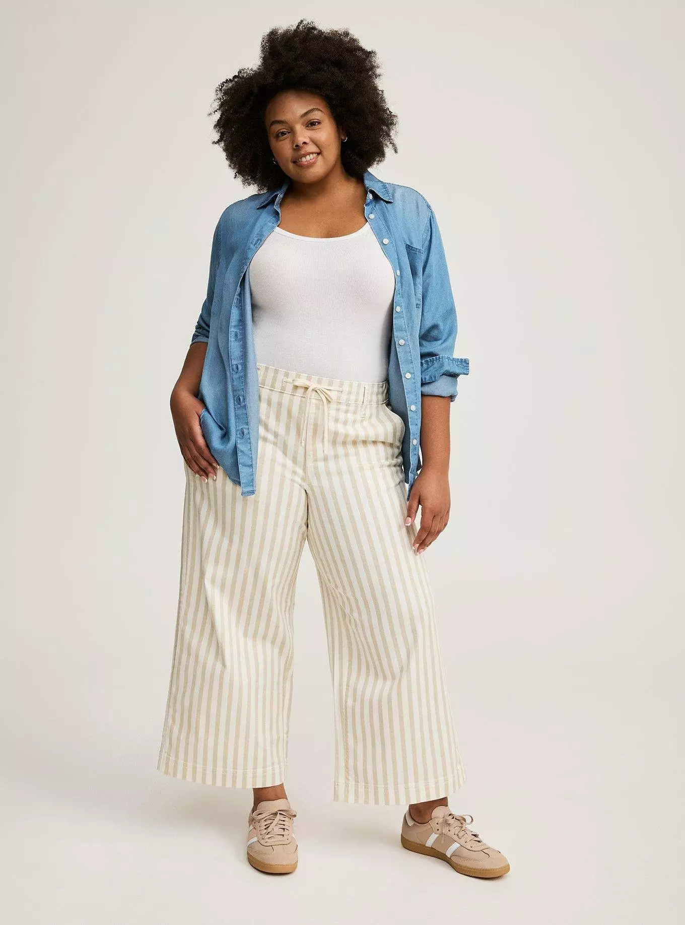Weekend Mid-Rise Wide Leg Ankle Pant | Torrid (US & Canada)