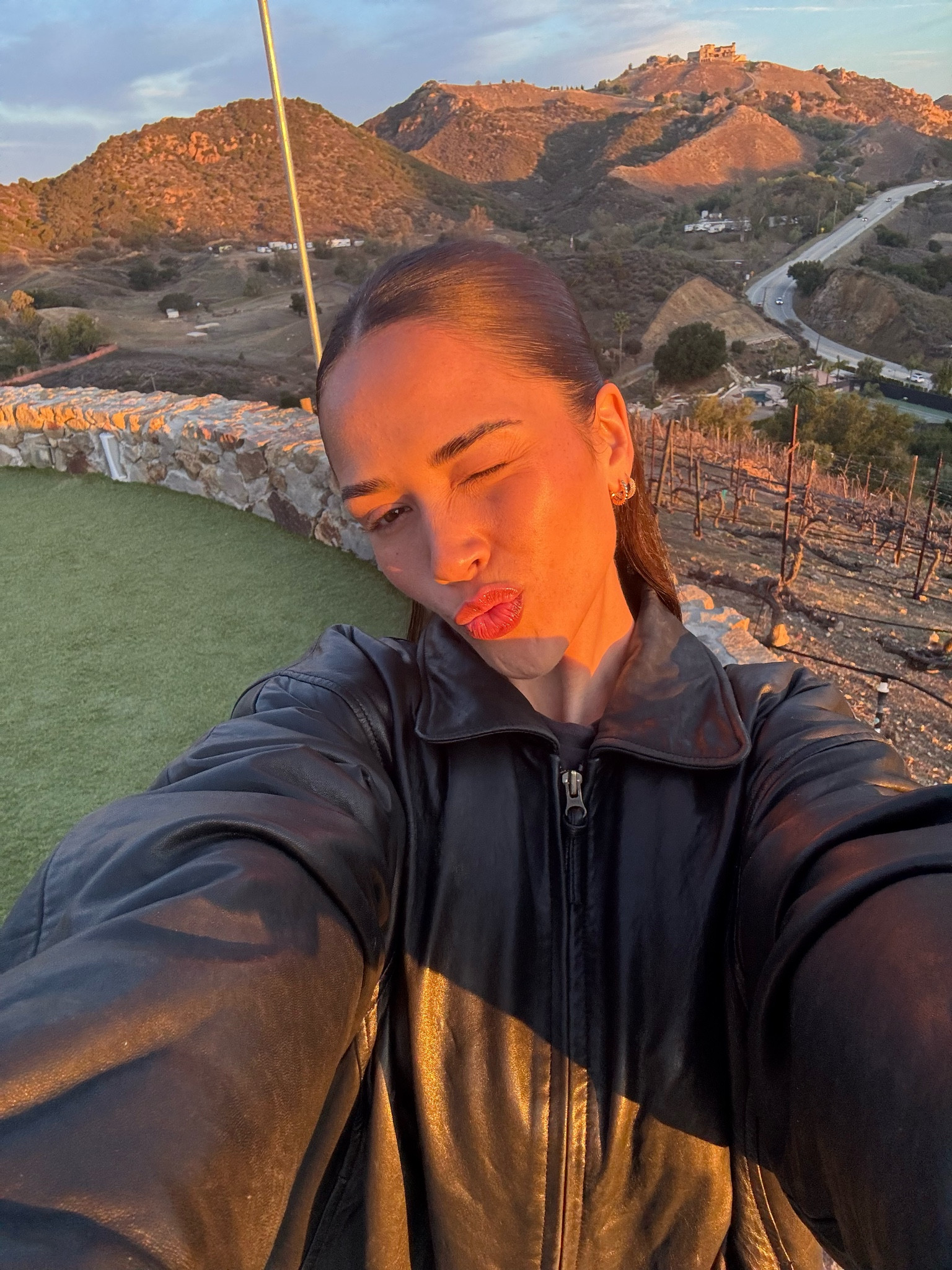 First time at a winery😍 Slick half up half down for the night and I’m obsesseddddd. I’ve been loving doing a natural makeup with no mascara look too! 

#LTKBeauty #LTKSpring #LTKStyleTip