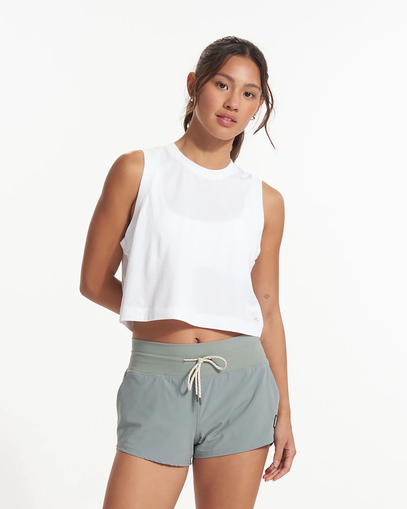 Feather Crop Tank | Vuori Clothing (US & Canada)