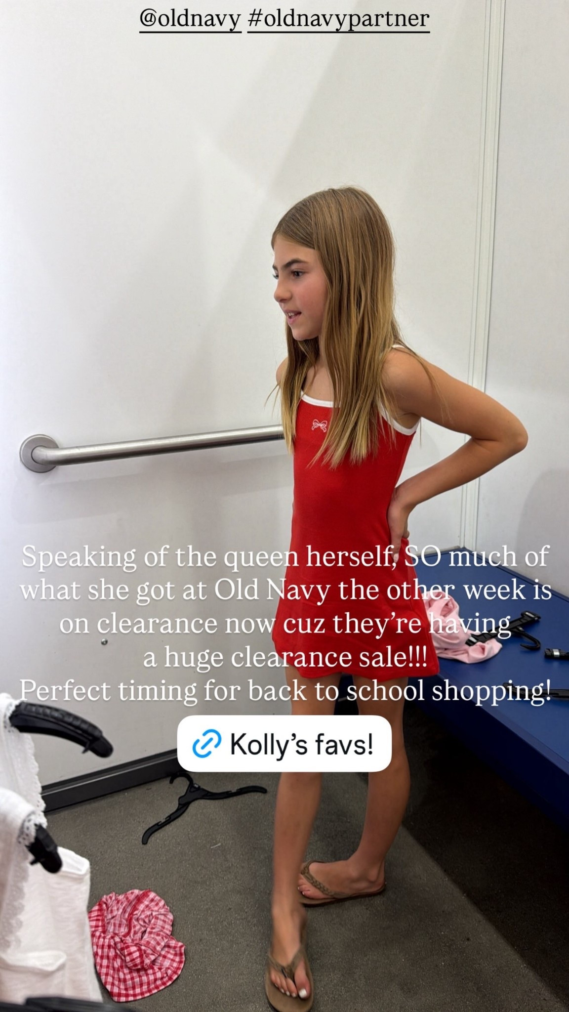 @oldnavy #oldnavypartner  Speaking of the queen herself, SO much of what she got at Old Navy the other week is on clearance now cuz they’re having 
a huge clearance sale!!!
Perfect timing for back to school shopping!