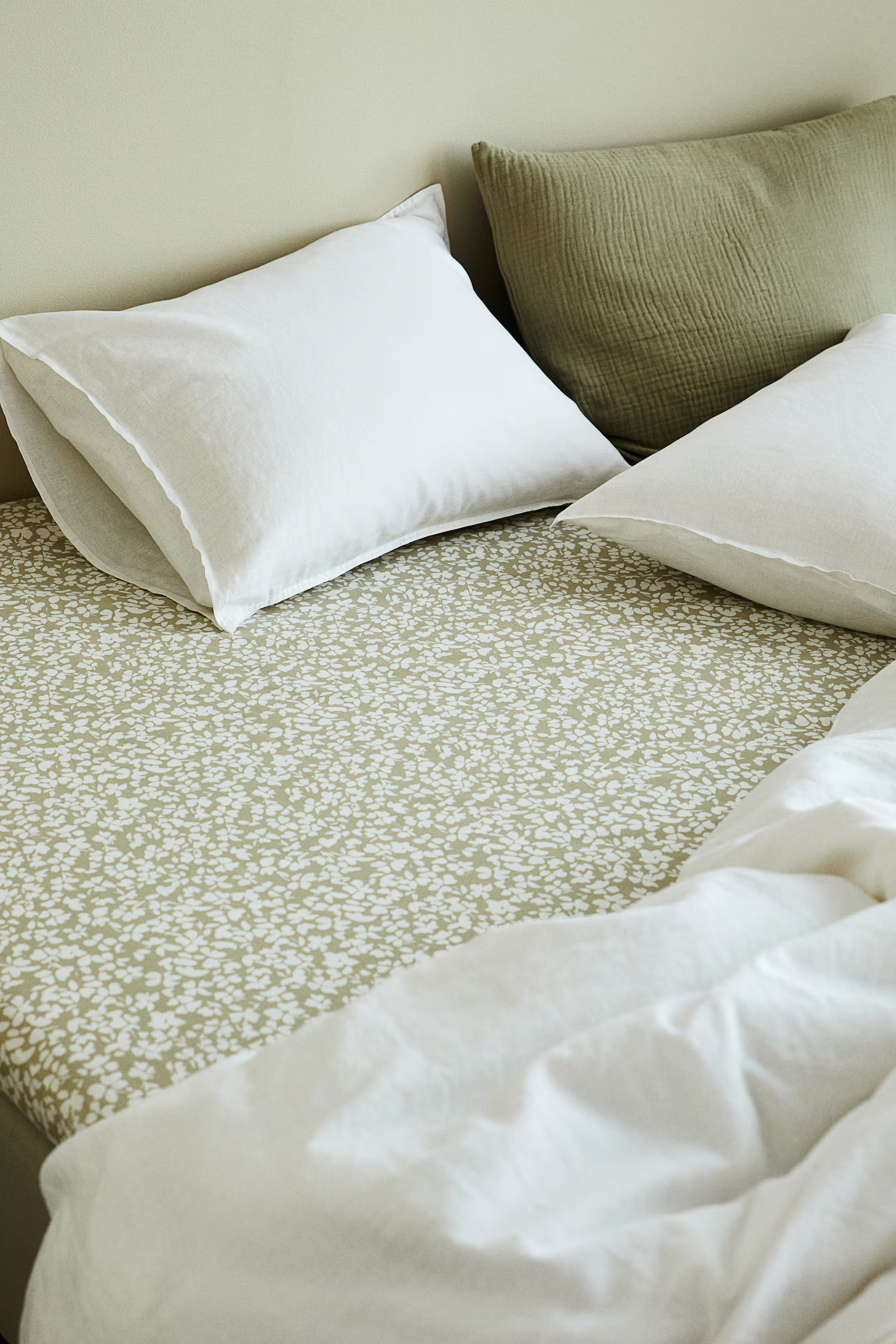 Patterned cotton fitted sheet | H&M (UK, MY, IN, SG, PH, TW, HK)