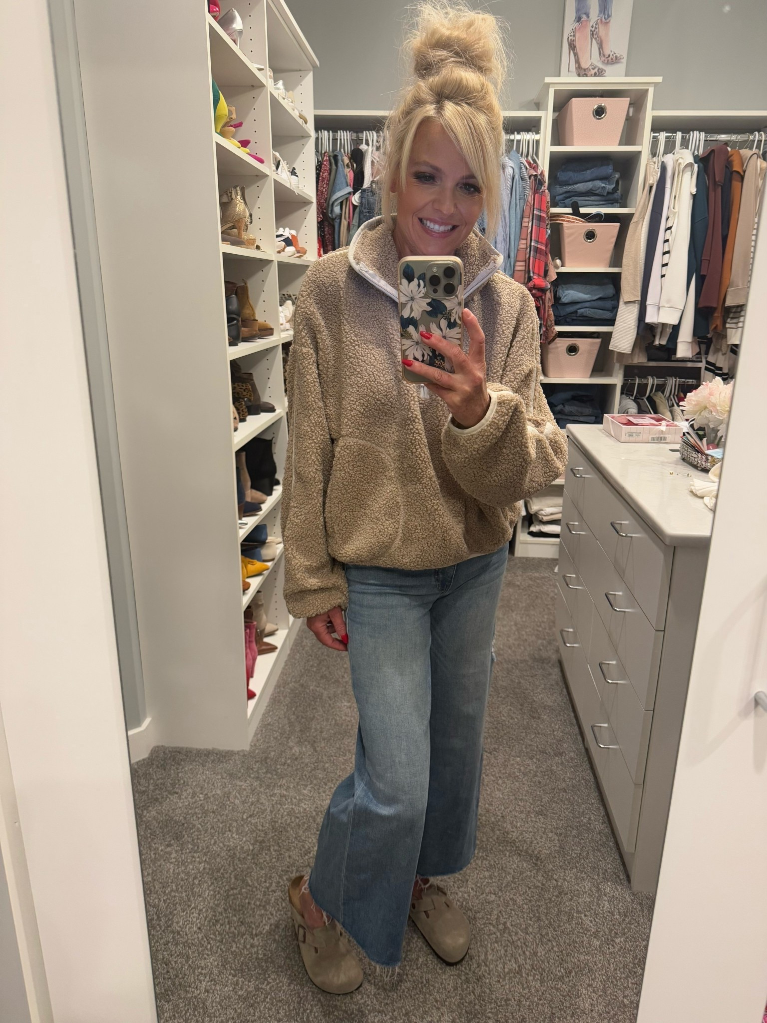 The coziest Sherpa pullover from Old Navy.

#LTKFindsUnder50 #LTKHome #LTKGiftGuide