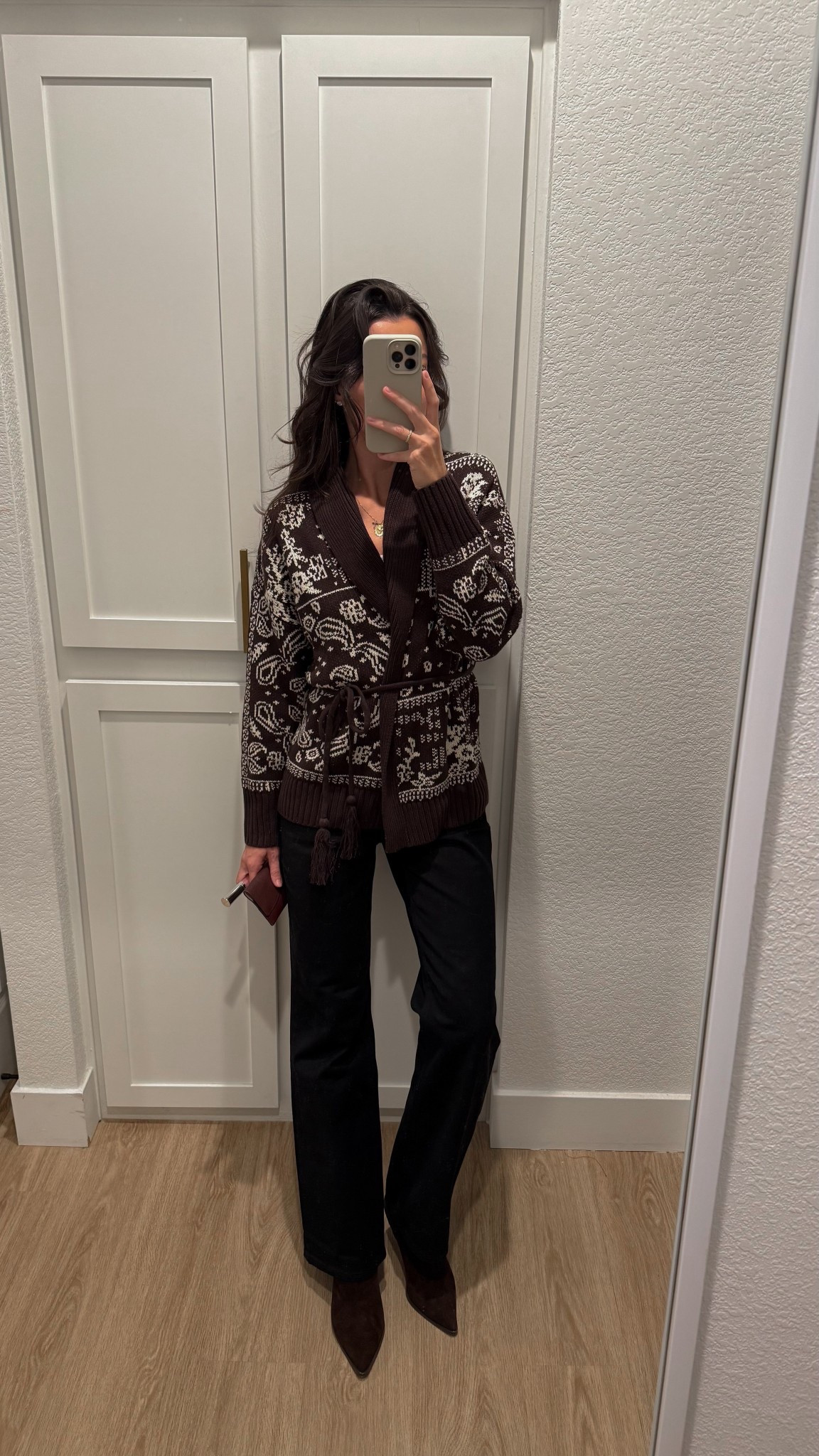 Friday dinner outfit! I’m 5’7” wearing size XS in the cardigan and true size 25 curve love in the jeans  

#LTKSeasonal #LTKFindsUnder100 #LTKootd