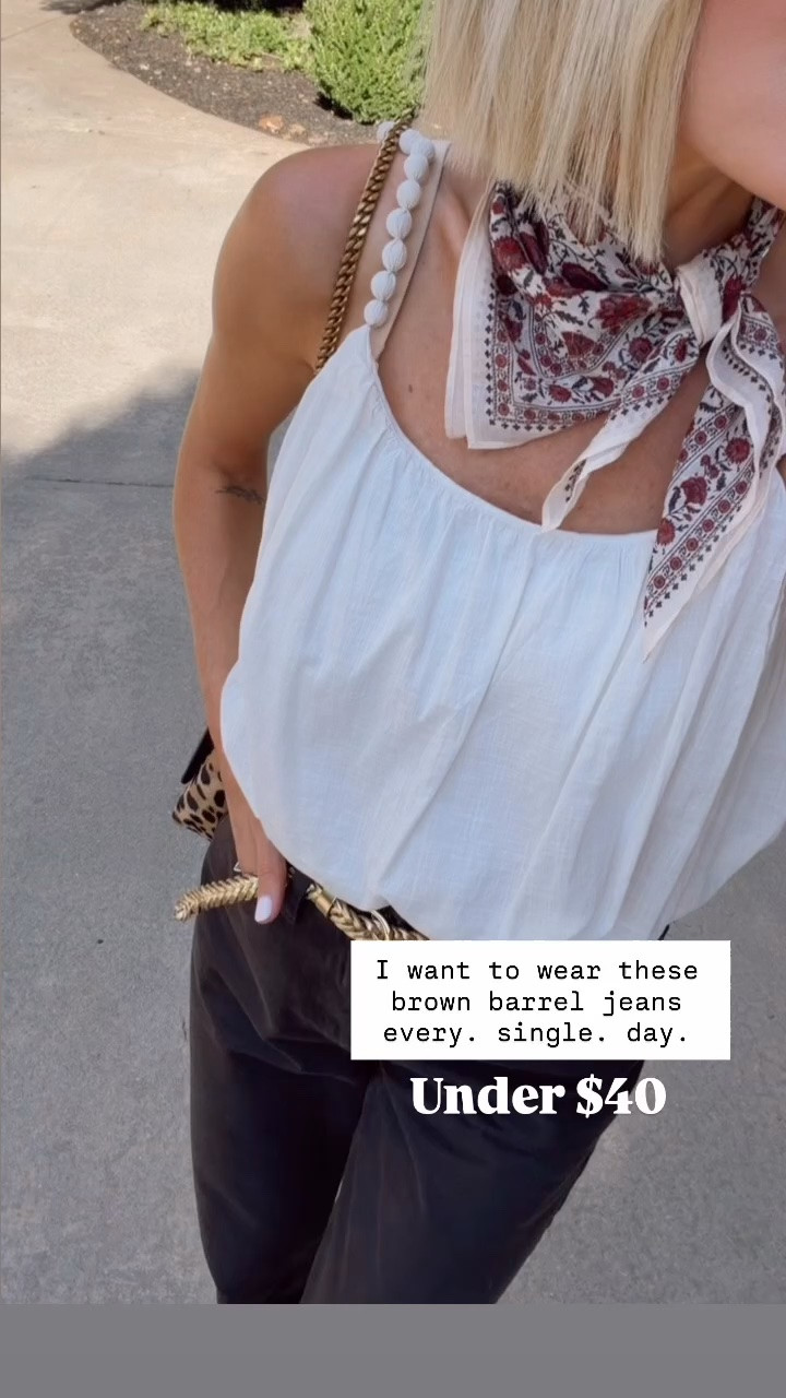 The barrel jeans you need for fall! Obsessed with this chocolate brown color 😍 cannot get over the price! Wearing XS/4.

Loverly Grey, Target find, Target fashion, brown barrel jeans, brown barrel denim

#LTKootd