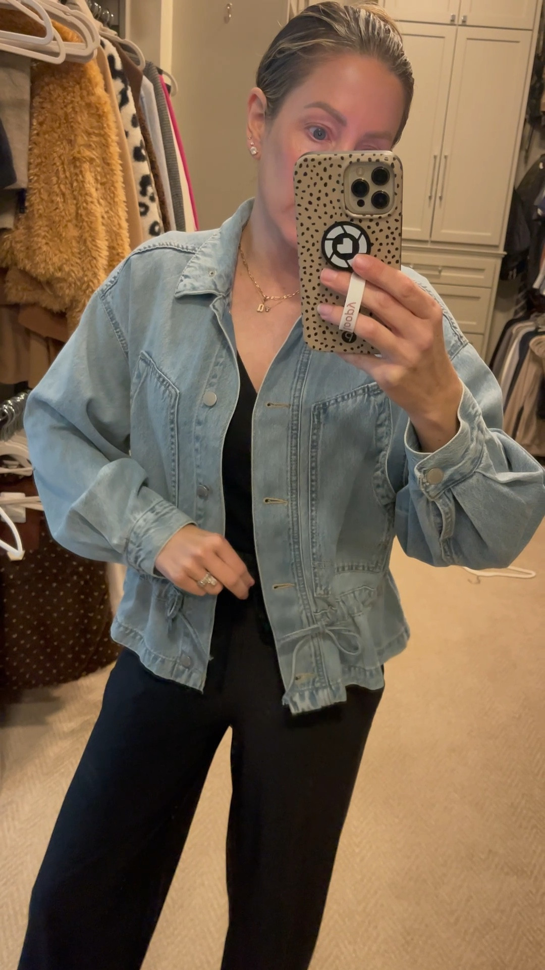 Target jean jacket 30% off
Wearing size small
It has a cinch waist, which is adjustable and so cute. The perfect spring layer.


#LTKSaleAlert #LTKmomlife #LTKootd