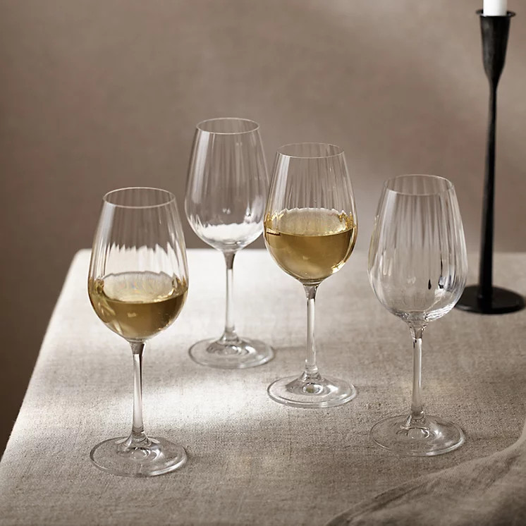 The White Company Skye Optic Wine Glasses - Set of 4, Clear, Size: One Size | The White Company UK & ROW