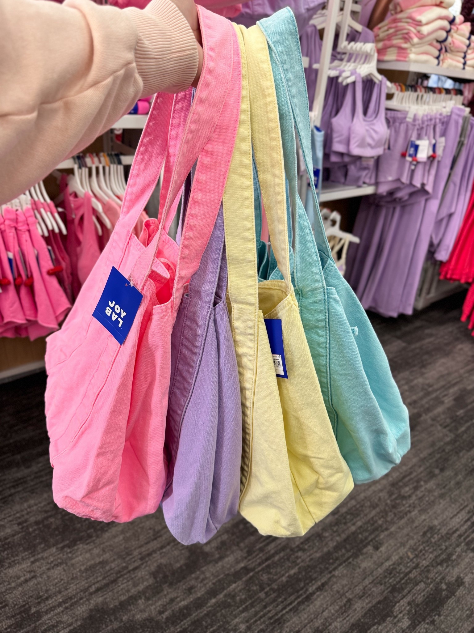 New tote bags 

target finds, target style 

#LTKfitnessgoals #LTKootd #LTKFindsUnder50