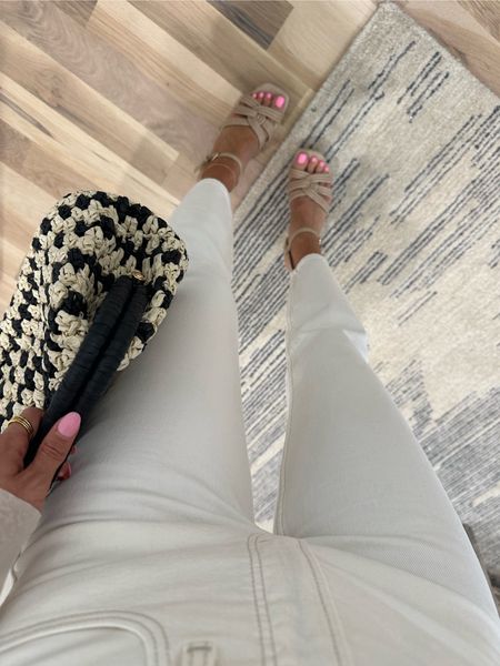 Straw black and white clutch bag cream jeans size 23xs platform heels code Belbel20

#LTKFindsUnder50 #LTKSaleAlert #LTKFindsUnder100
