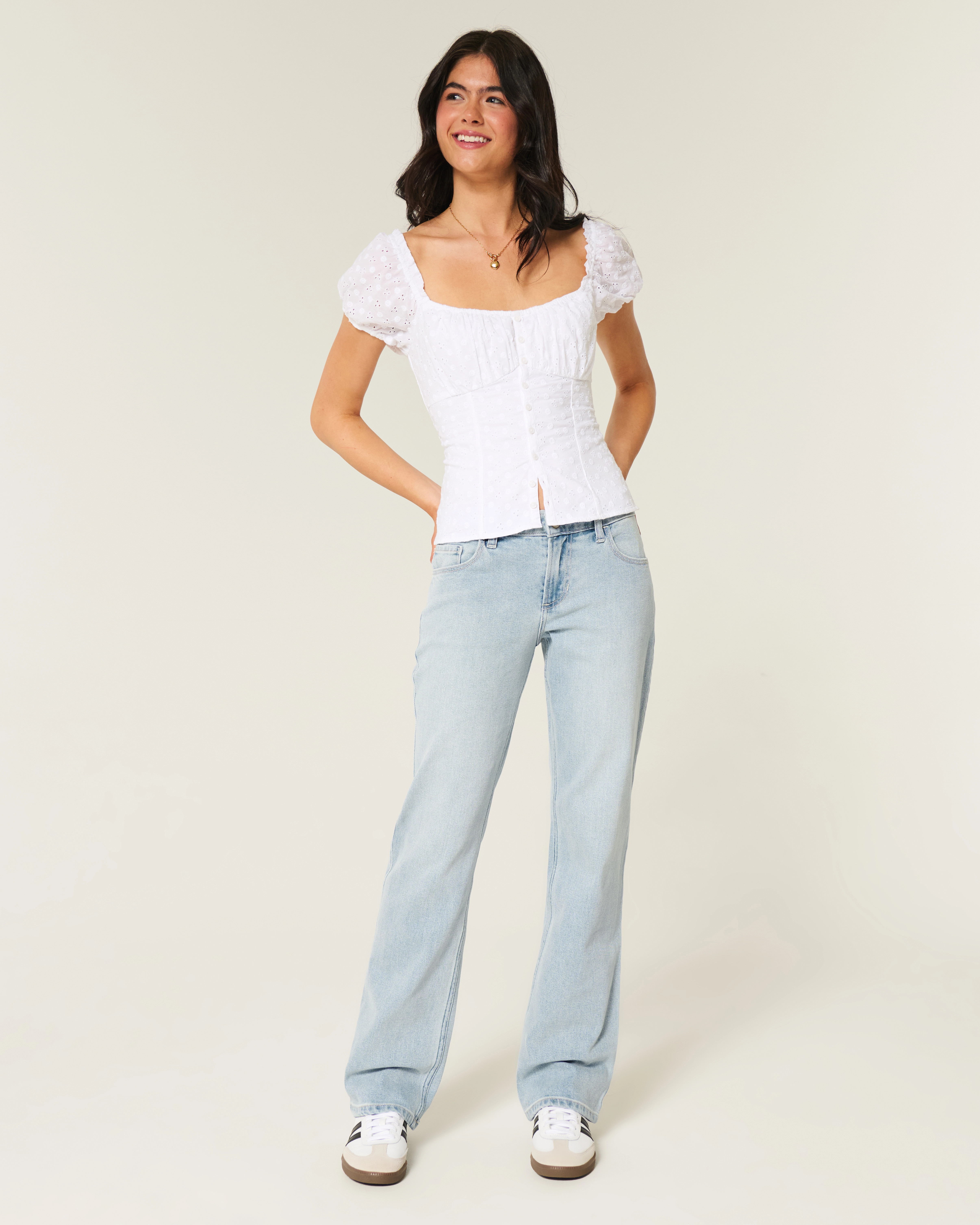 Low-Rise Light Wash Relaxed Straight Jeans | Hollister (US)