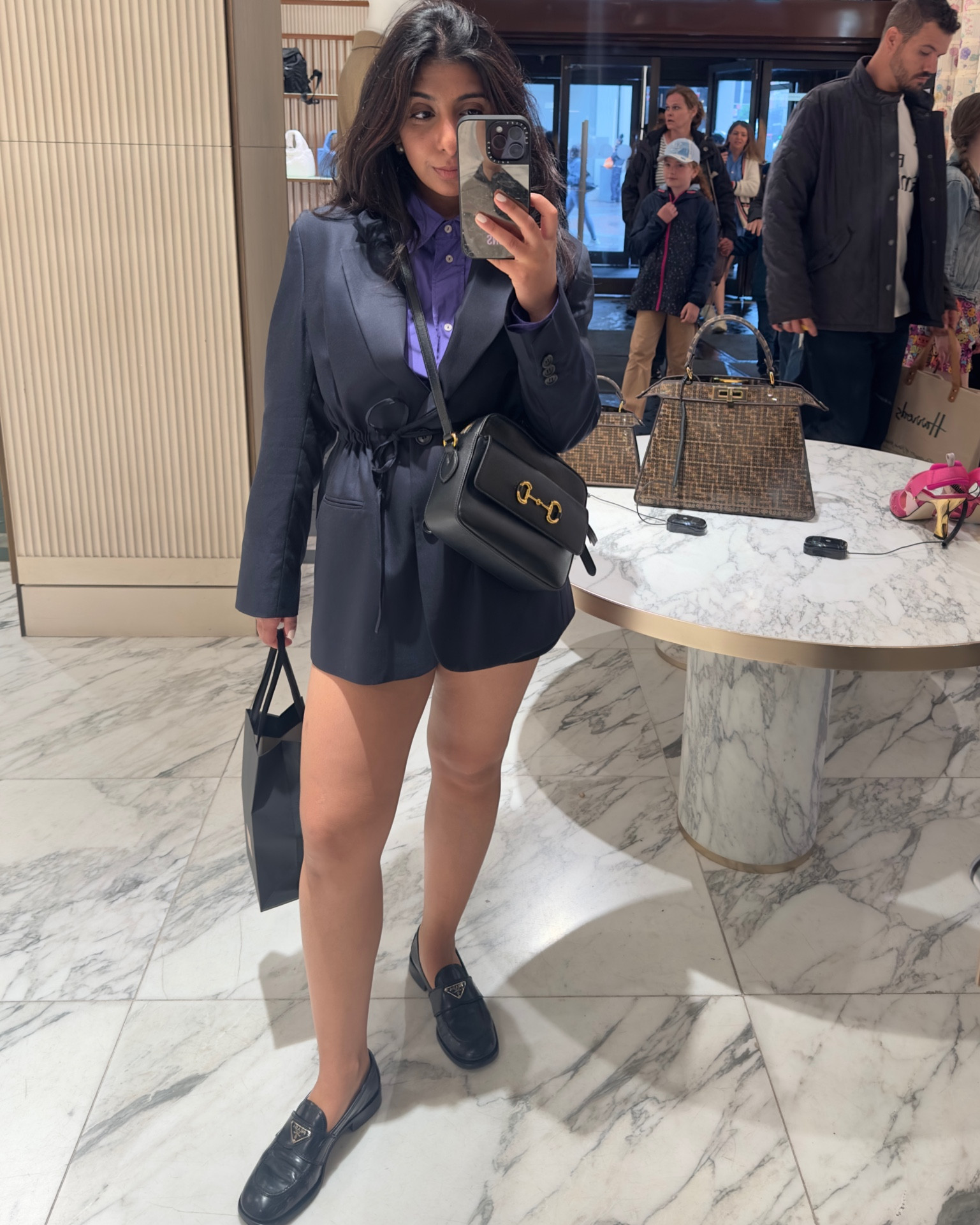 A cheeky mirror selfie to show you guys my outfit today while I hit the shops to see some of the new collection! Hourglass blazers that have the waist detailing are going to be all the rage this season and don’t forget the loafers 💕🖤 

#blazer #petitestyle #guccibag #pradaloafers #petiteoutfit 

#LTKworkwear #LTKstyletip #LTKeurope