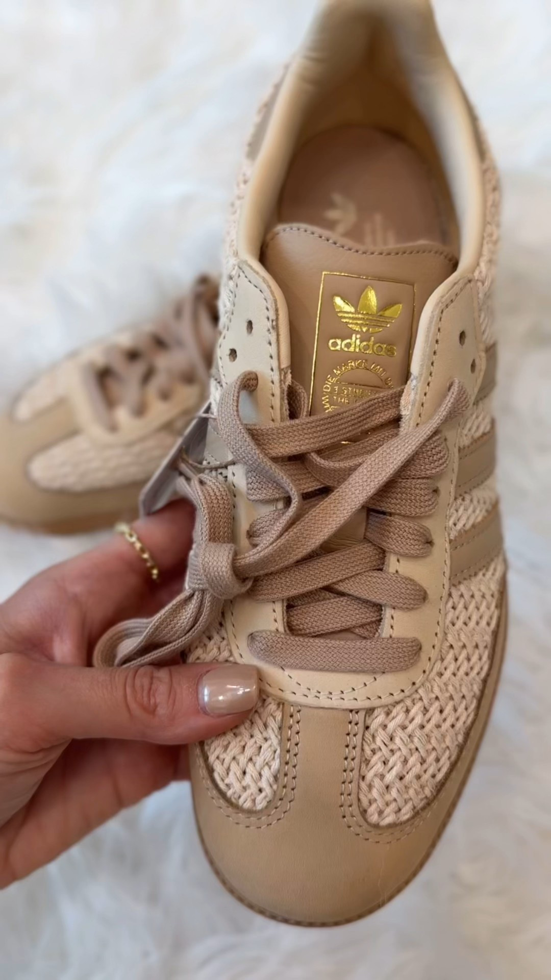 Adidas samba og // sand strata

#LTKSeasonal #LTKShoeCrush #LTKActive