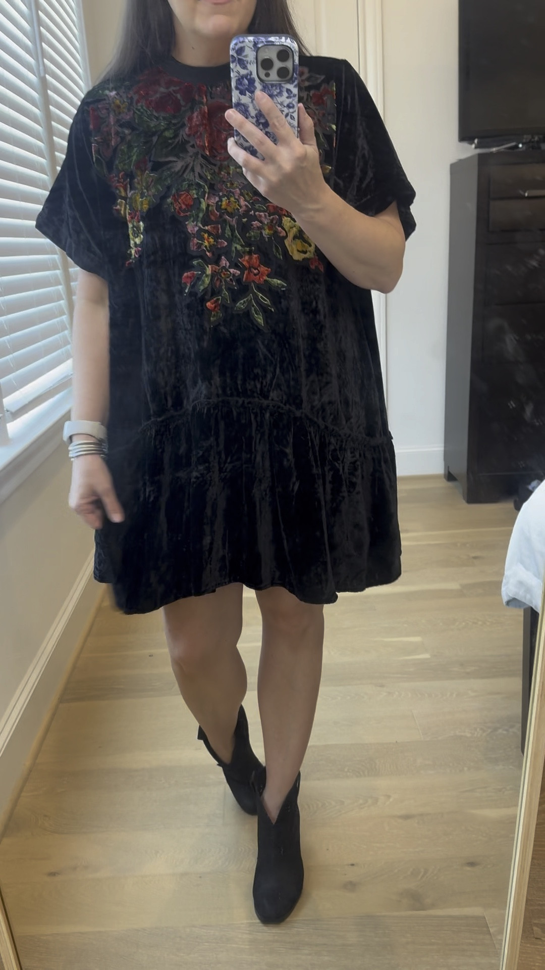 Fall dress / black velvet mini dress / fall outfits / work outfit / David yurman bracelets 

#LTKOver40 #LTKVideo #LTKSeasonal