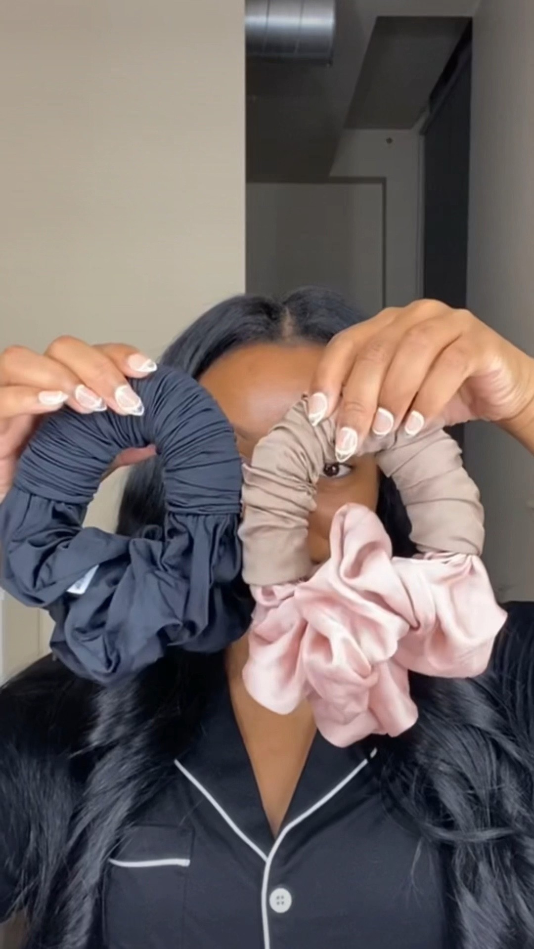 I loveeee the original Sleepy Tie that is made with satin! It’s been a game changer for my hair. It’s like I wake up with even better hair. (FYI, I have a u-part unit installed 🤭). I had to try the new Midnight Sleepy Tie that is made out of luxury, semi water resistant, spandex fabric. It feels so good and is super cute! I’d even wear this to Pilates. Anyways, 10/10 highly recommend!
