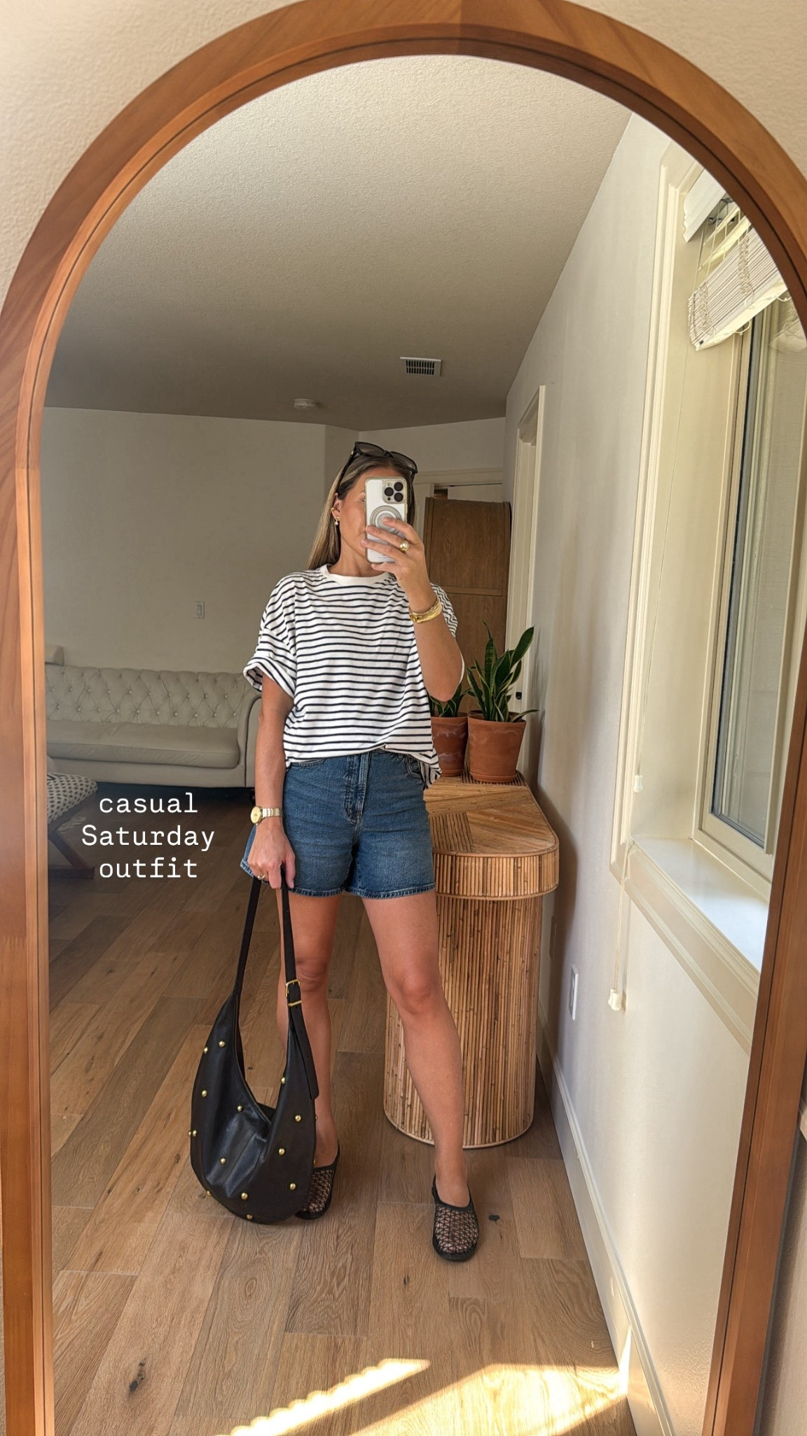 Casual Saturday Outfit

Denim shorts, striped oversized Tshirts, flats and a statement leather handbag to elevate the outfit 

🖤🖤🖤

#LTKShoeCrush #LTKxMadewell #LTKFindsUnder100