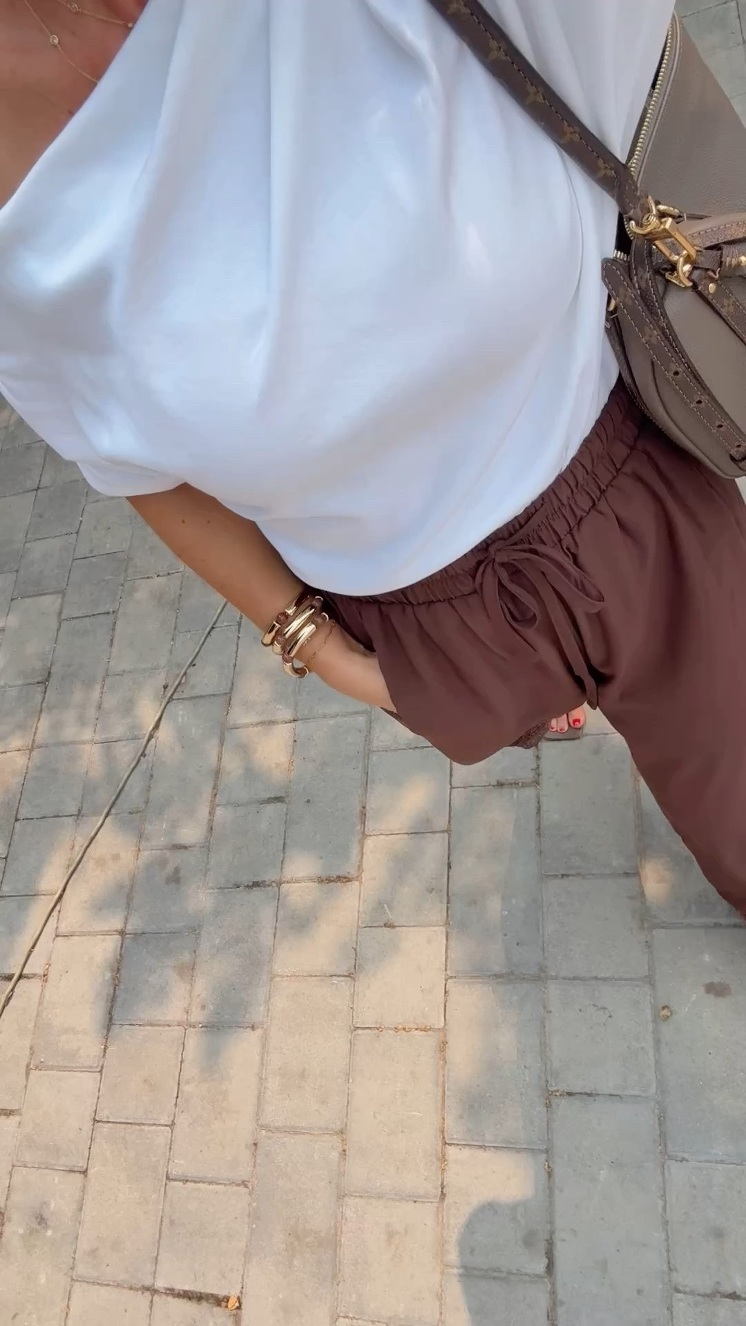 Shocked at how much I love these Amazon pants!! Also found a look-for-less version of my top and it’s so good! Everything is true to size - XS top / XS pants.

#LTKootd #LTKPetite #LTKOver40