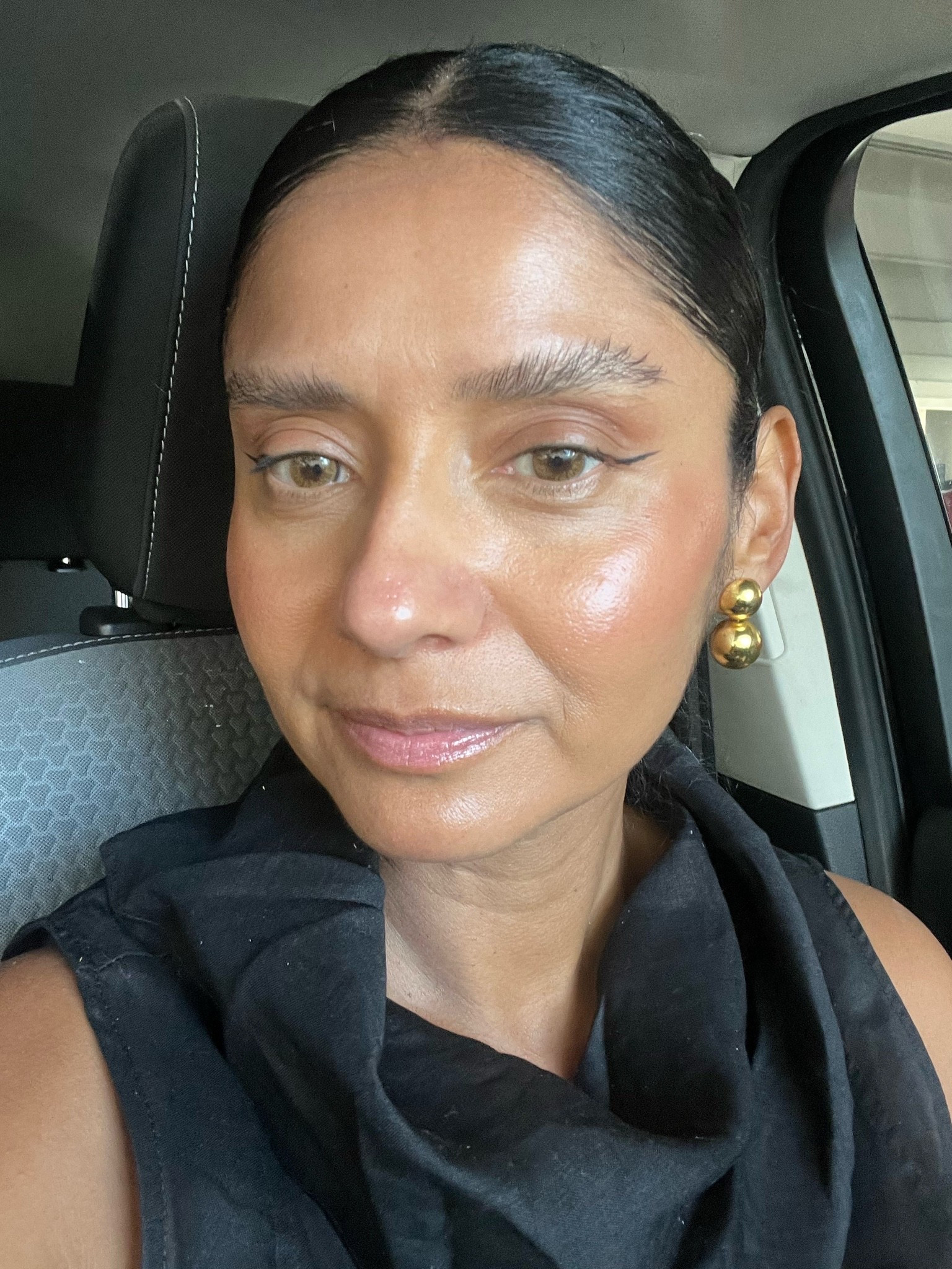 Wearing Aura blush! Literally obsessed with it. It’s so good.