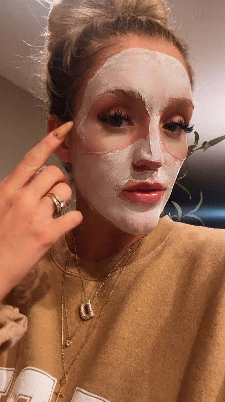 Late night #selfcare with some of my #peterthomasroth favs 🤍 #skincare #beauty #ltkskincare