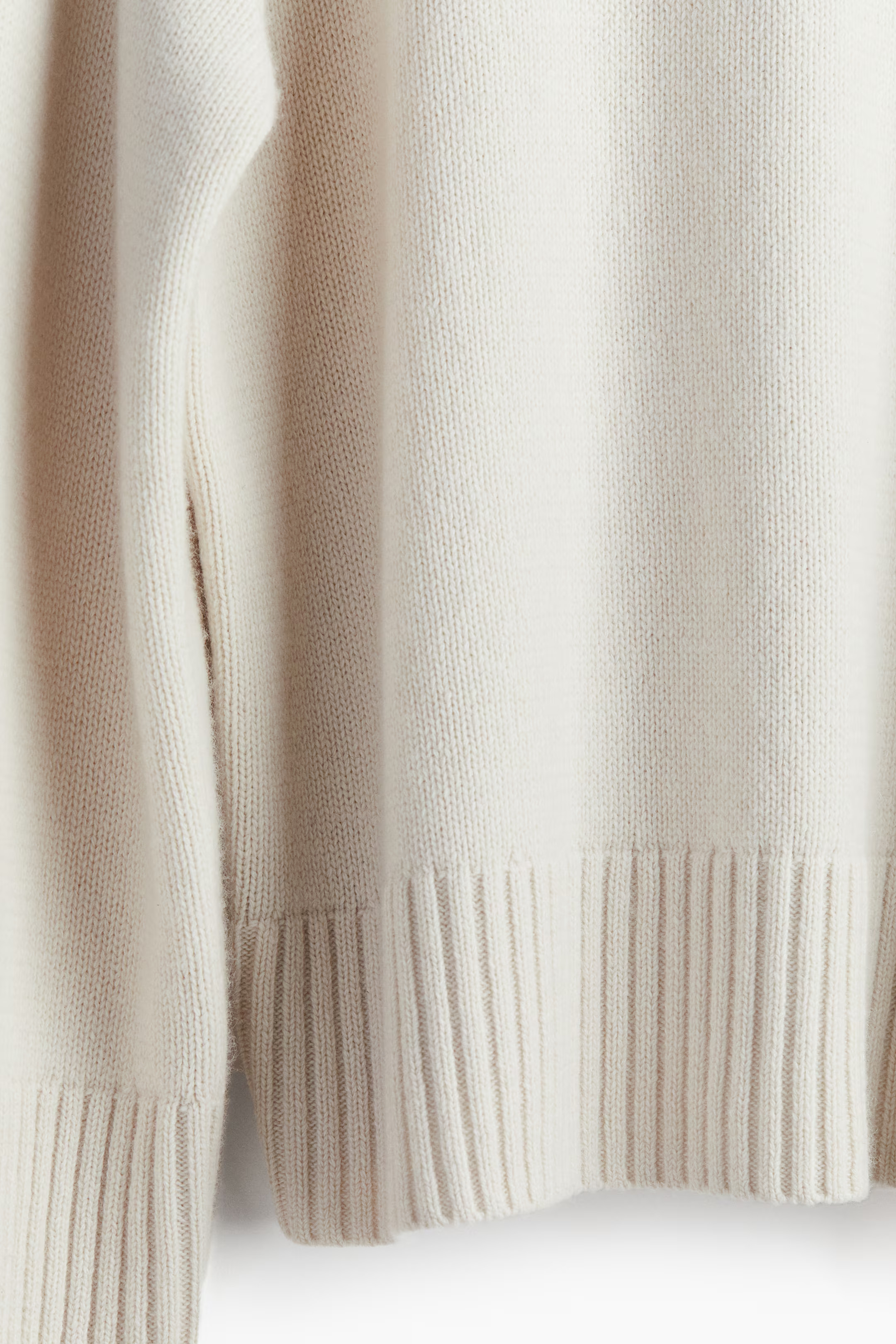 Oversize-Pullover aus Kaschmirmix | H&M (DE, AT, CH, NL, FI)