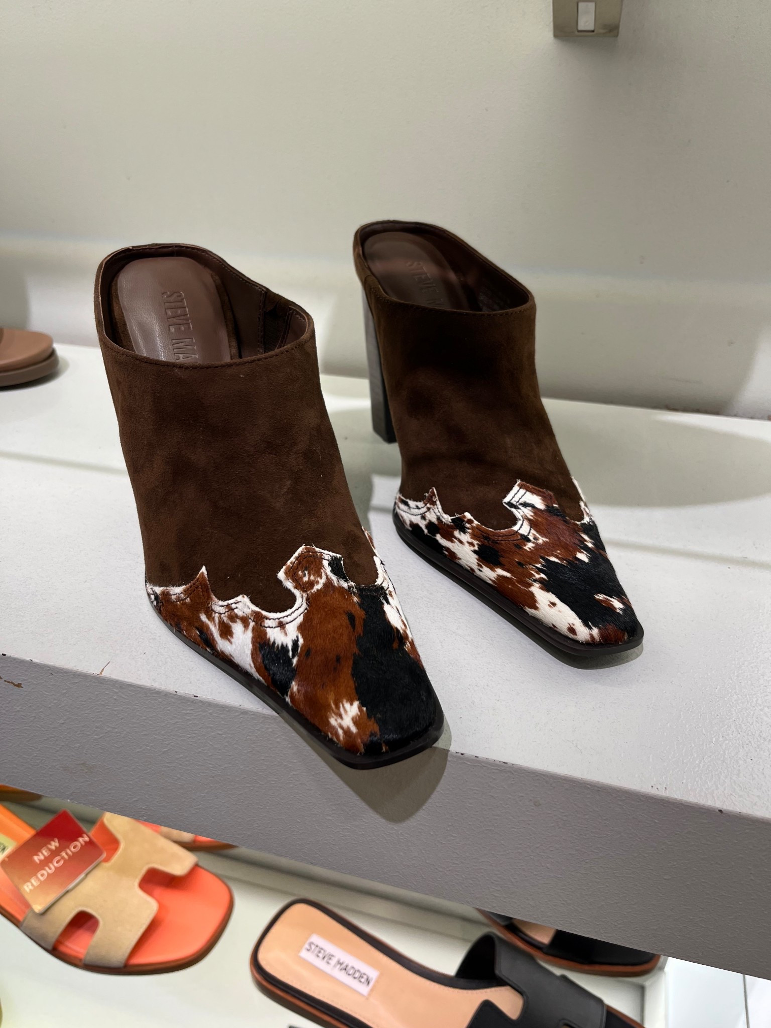 HELLO LOVER!! Perfect heeled mule for fall 

#LTKStyleTip #LTKSeasonal #LTKWorkwear