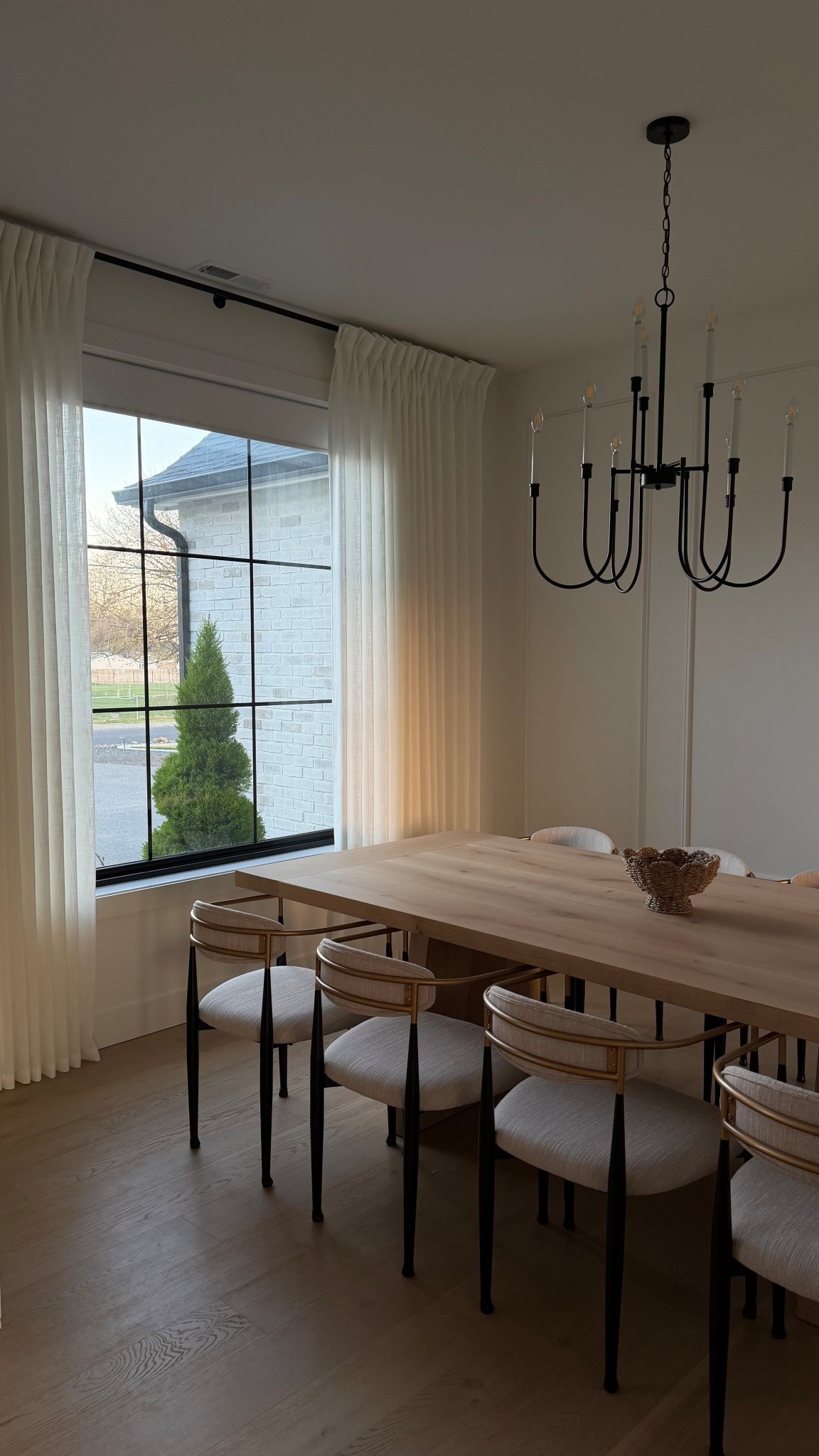 Dining room details 

#LTKHome #LTKSaleAlert