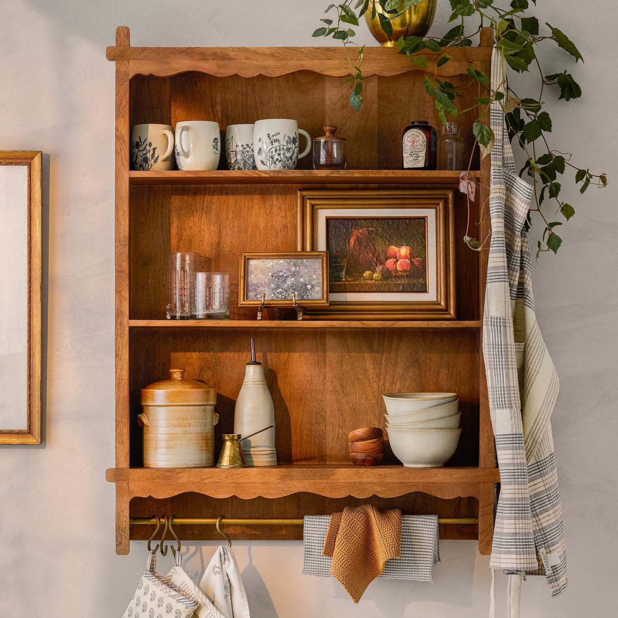 Daphne Wooden Wall Shelf | Magnolia