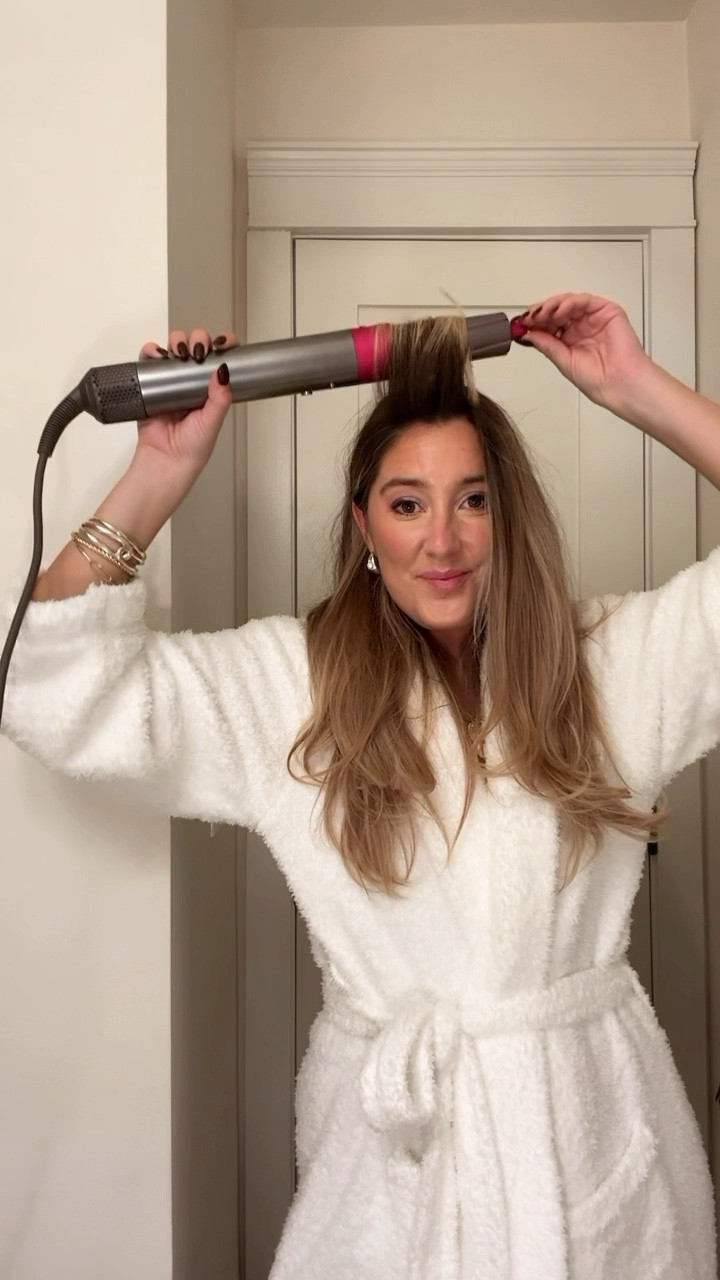 While I love a good air dry and natural beach wave, I also appreciate a big bouncy blow out - especially in the winter/for the holidays. Every time I use the Dyson Airwrap, I’m shocked at how quick and easy it is! The way the bouncy flips come out surprise me every time . Found it in a pretty Strawberry Bronze color on sale at @bloomingdales (!!!) comment SHOP and I will DM you the link to it and some other really great gifts like this Tom Ford lip blush! (p.s - this Barefoot Dreams robe is the softest thing I’ve ever felt!) #bloomingdales #ad 

#LTKSaleAlert #LTKGiftGuide #LTKHoliday