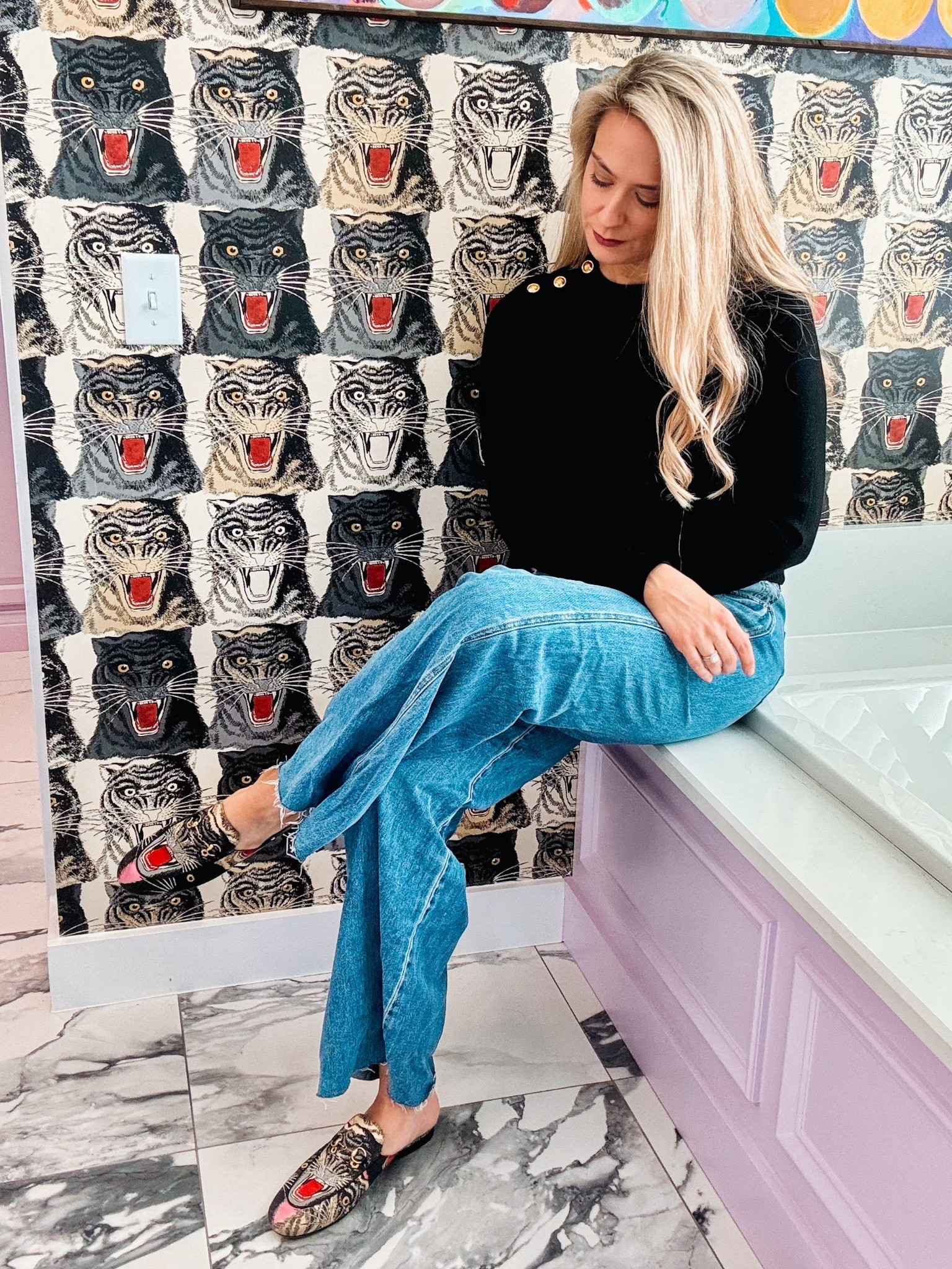 Can you even see my shoes? Cozy day in my #artizia sweater and #veronicabeardjeans

#LTKootd #LTKdayinmylife #LTKTall