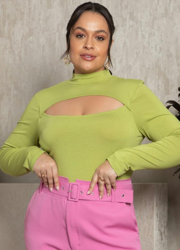 Quintess - Blusa Verde com Recorte Vazado | Posthaus (BR)