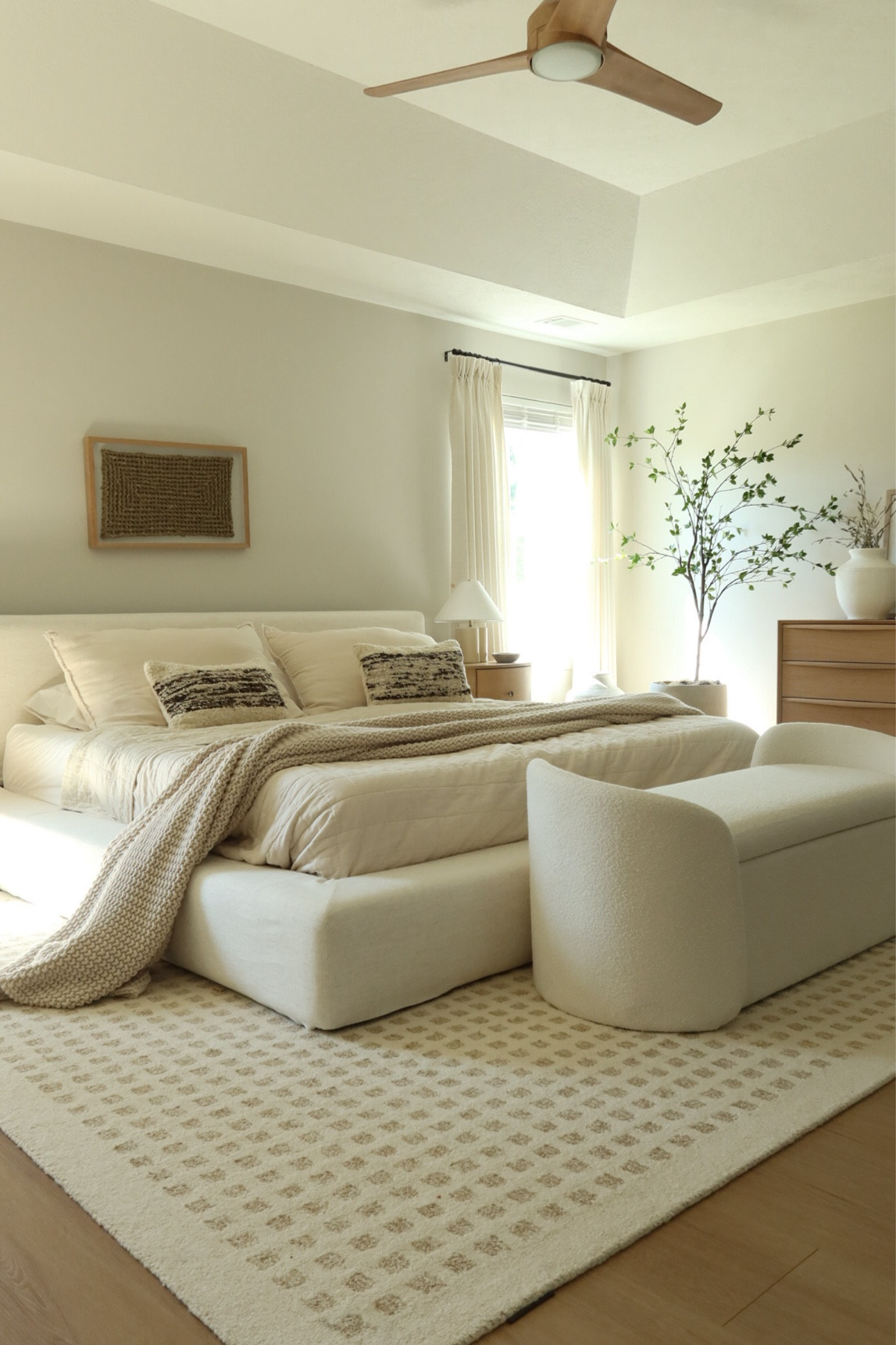 Memorial Day bedroom sale!
Platform cloud bed
Linen bedding
Throw blankets
Pillows
Lumbar 
Dresser
Citrus tree 
Bed
Bedroom finds 

#LTKHome #LTKFindsUnder50 #LTKSaleAlert