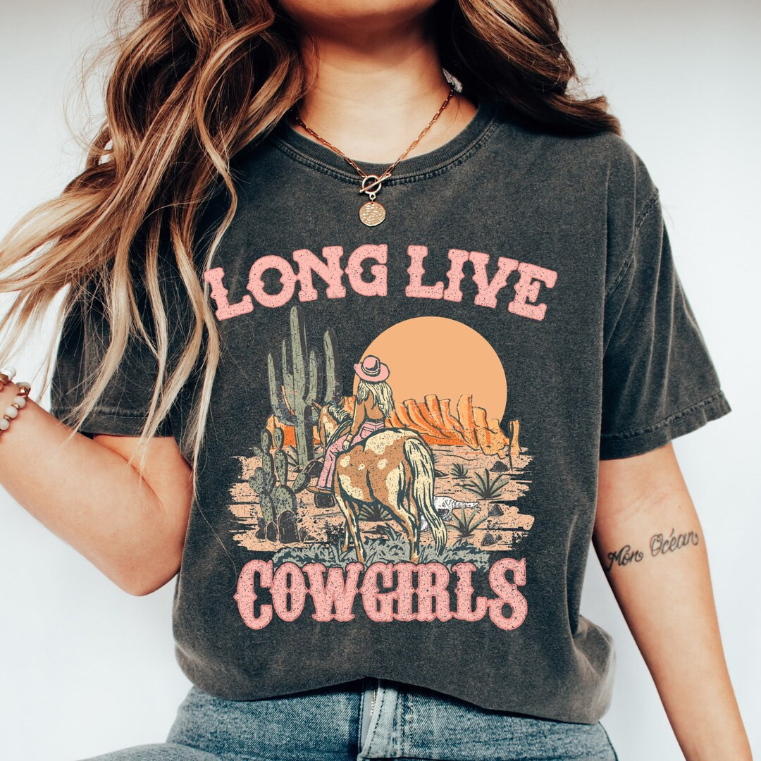 Love Cowgirls Color Comfort T-Shirt, Western Shirt, Funny Tee, Graphic Tee, Oversized print, Coun... | Etsy (US)