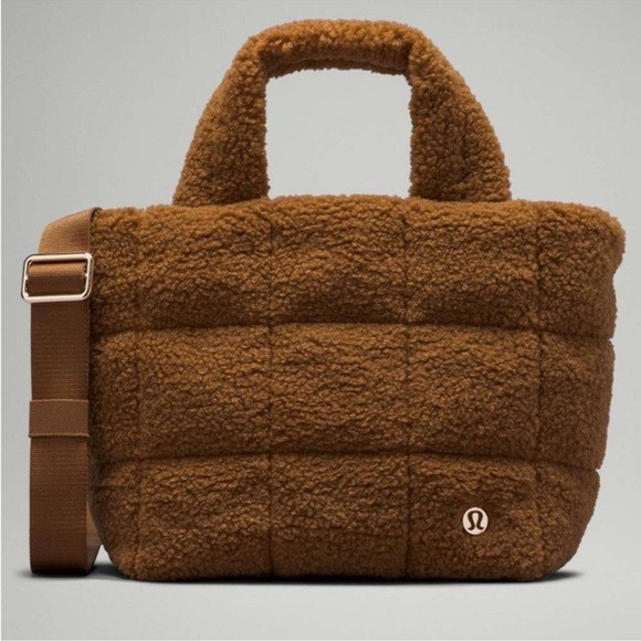 Lululemon Quilted Grid 5L Crossbody Bag | Poshmark