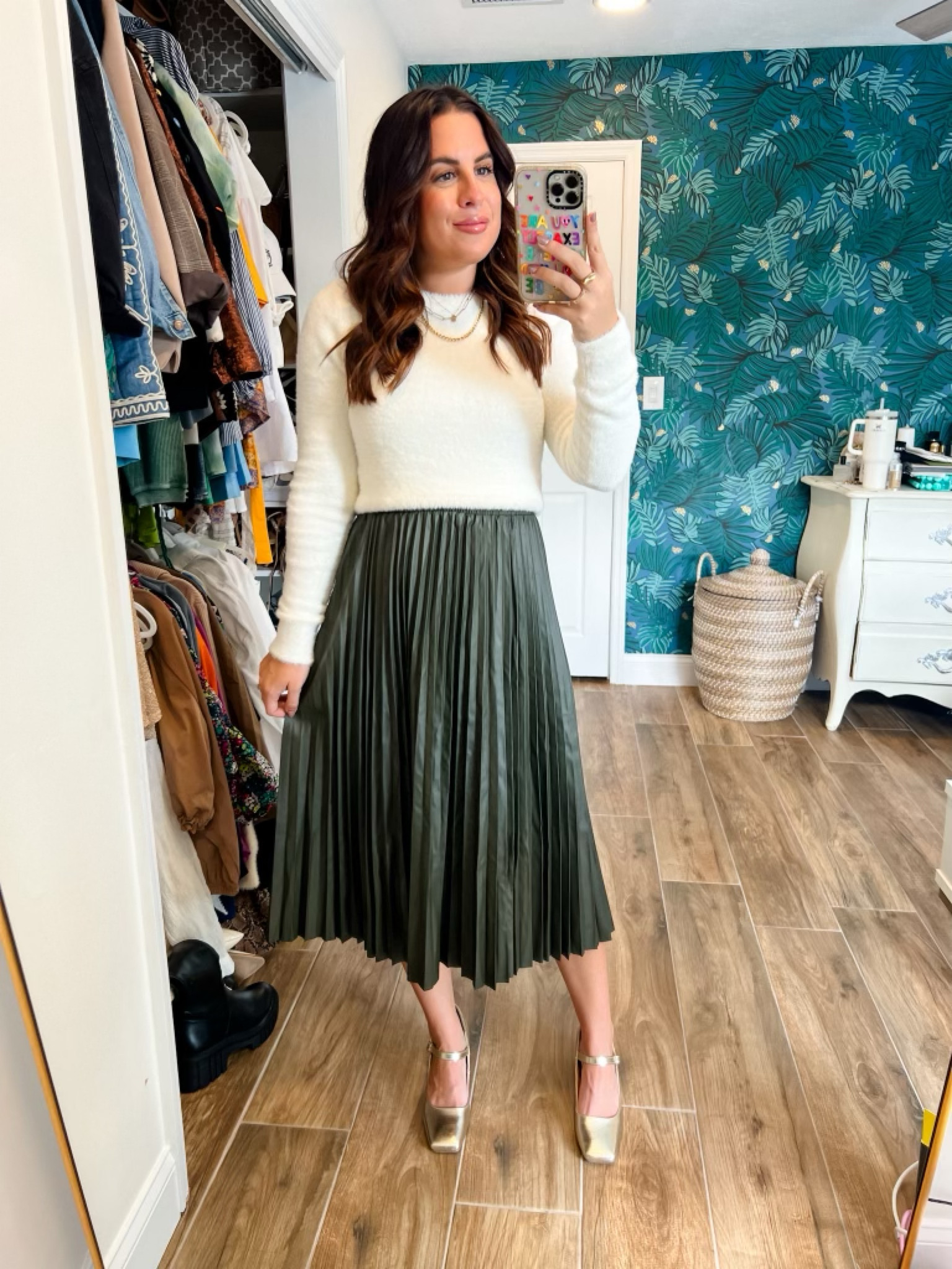 Such a cute holiday look from Amazon!
Leather midi | sweater | Christmas | thanksgiving 

#LTKHoliday #LTKSeasonal #LTKstyletip