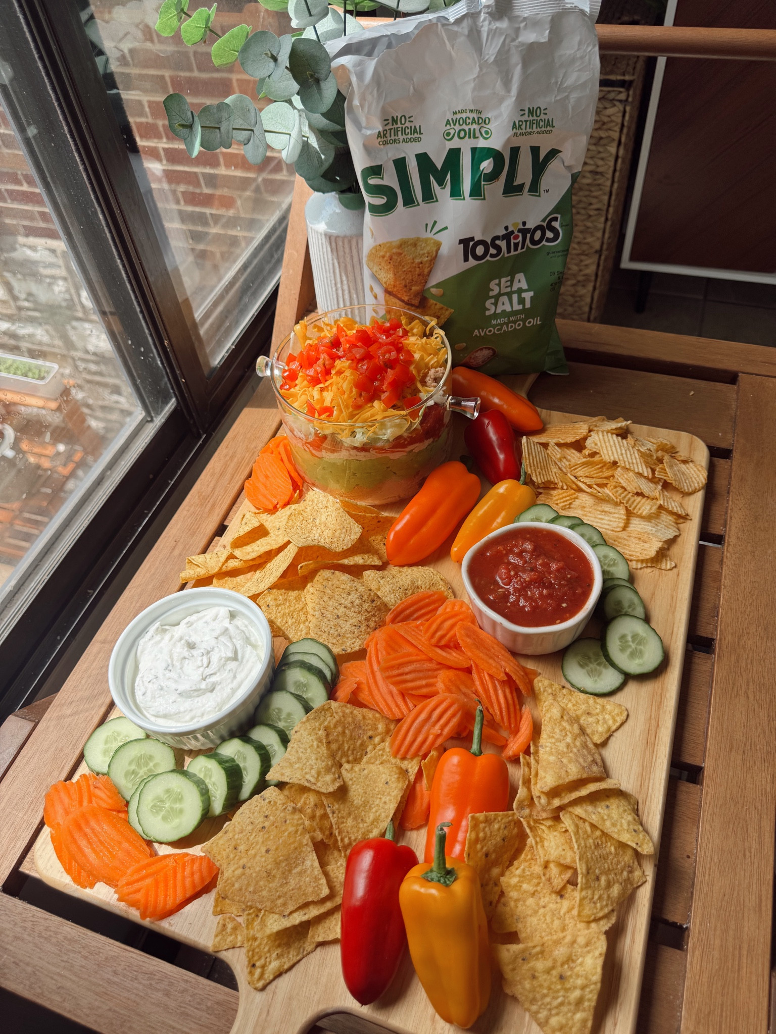 #ad Two 5 minute dips perfect for spring & summer! Serve with your favorite @SimplybyFritoLay snacks! These are the best because they have no artificial colors or flavors. They’re all the fun of chips that you can feel good about! Grab them at Target! Find the recipes on my Instagram! 
#FunYouFeelGoodAbout  #TargetPartner #Target @target #easyrecipes #summerrecipes #summertime #hostinghacks

